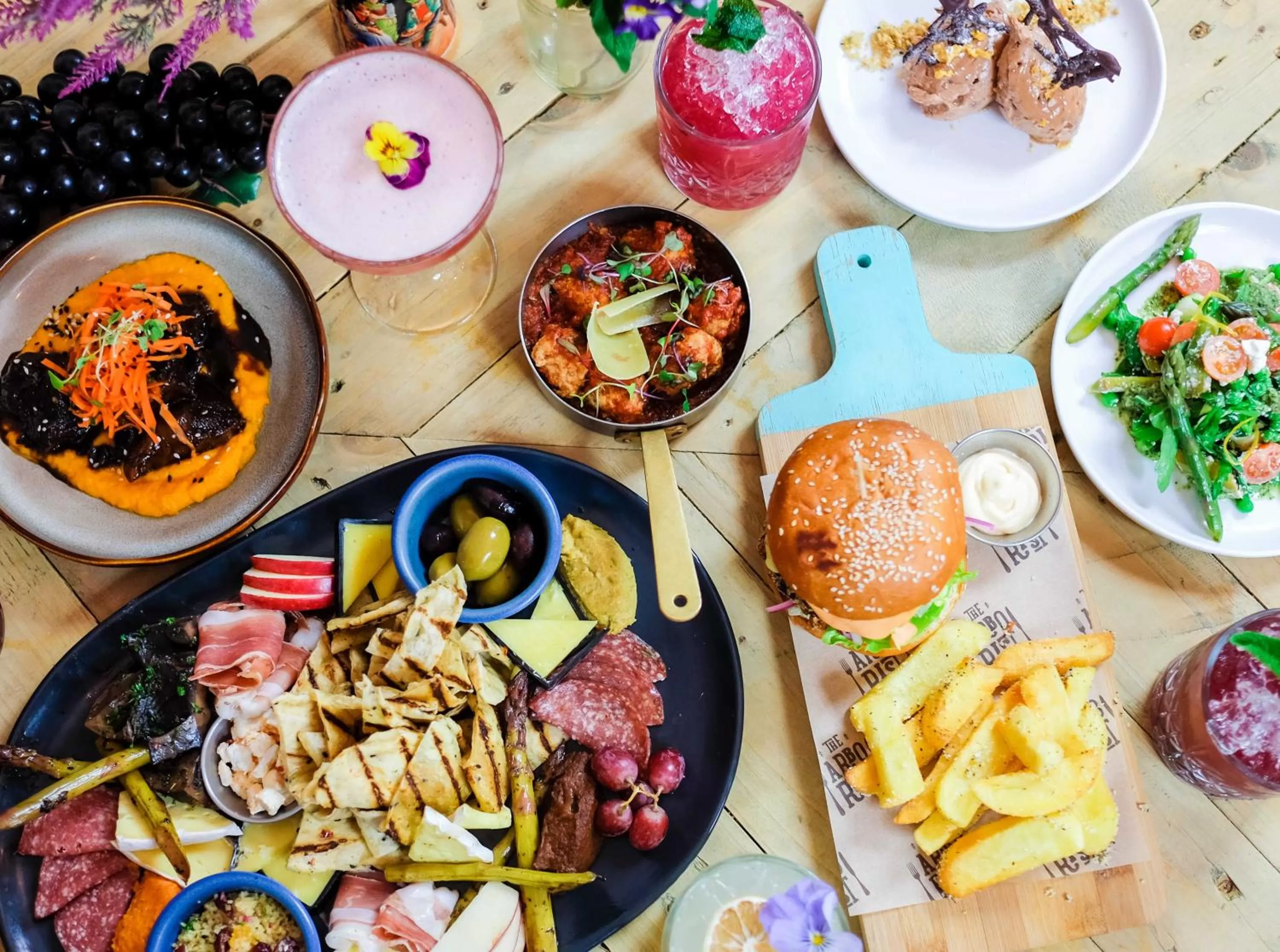 Restaurant/places to eat in Trinity Hotel