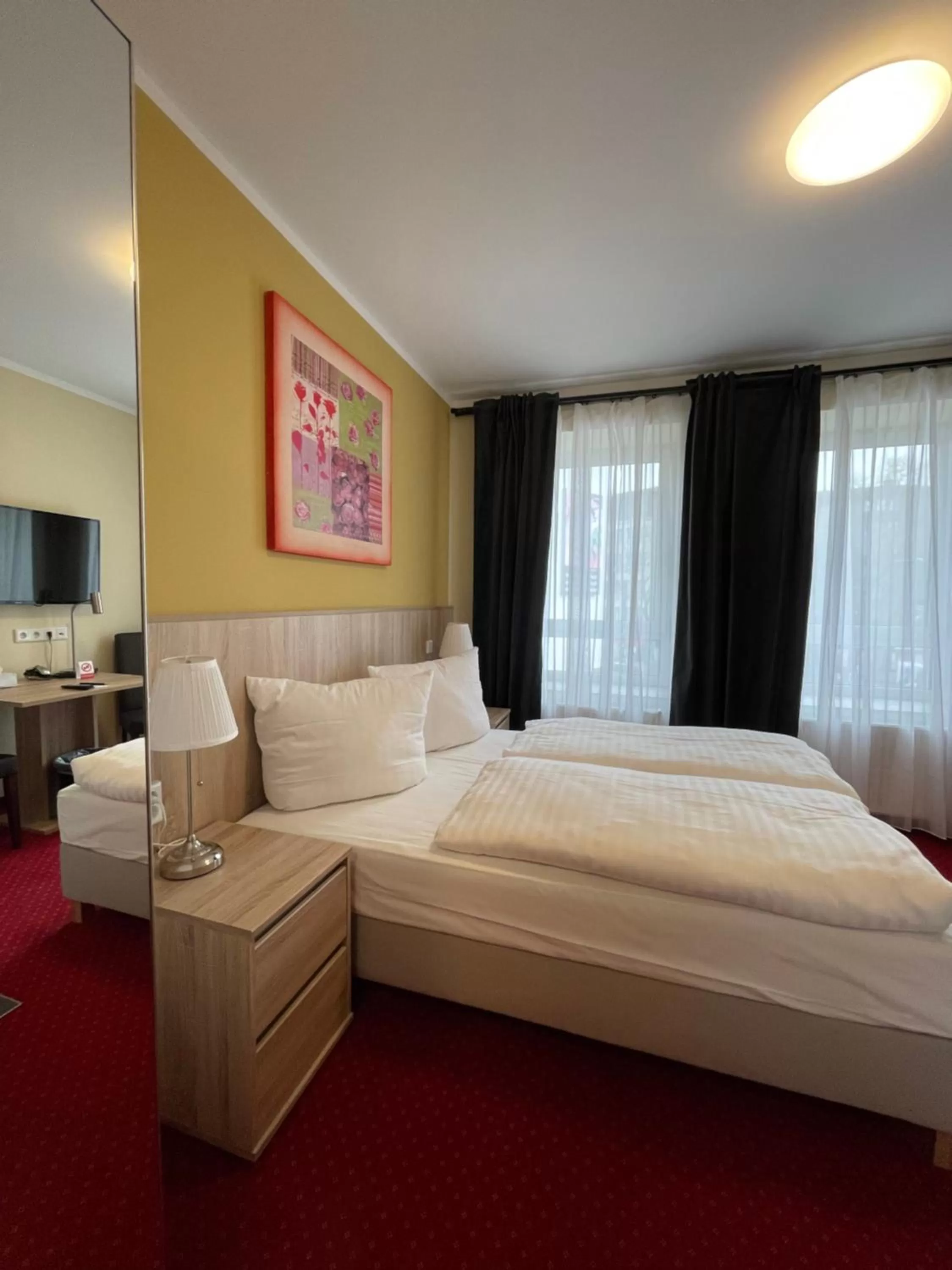 Photo of the whole room, Bed in Palm Premium Hotel & Apartments