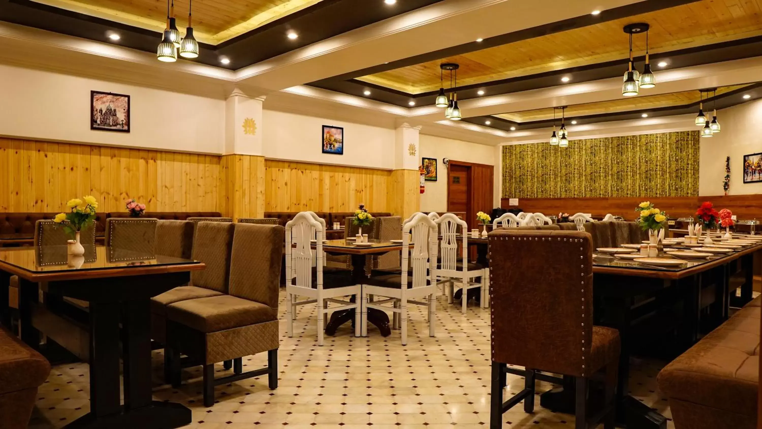 Restaurant/places to eat in Pride Ashiyana Resort Mussoorie Restaurant/places to eat in Pride Ashiyana Resort Mussoorie