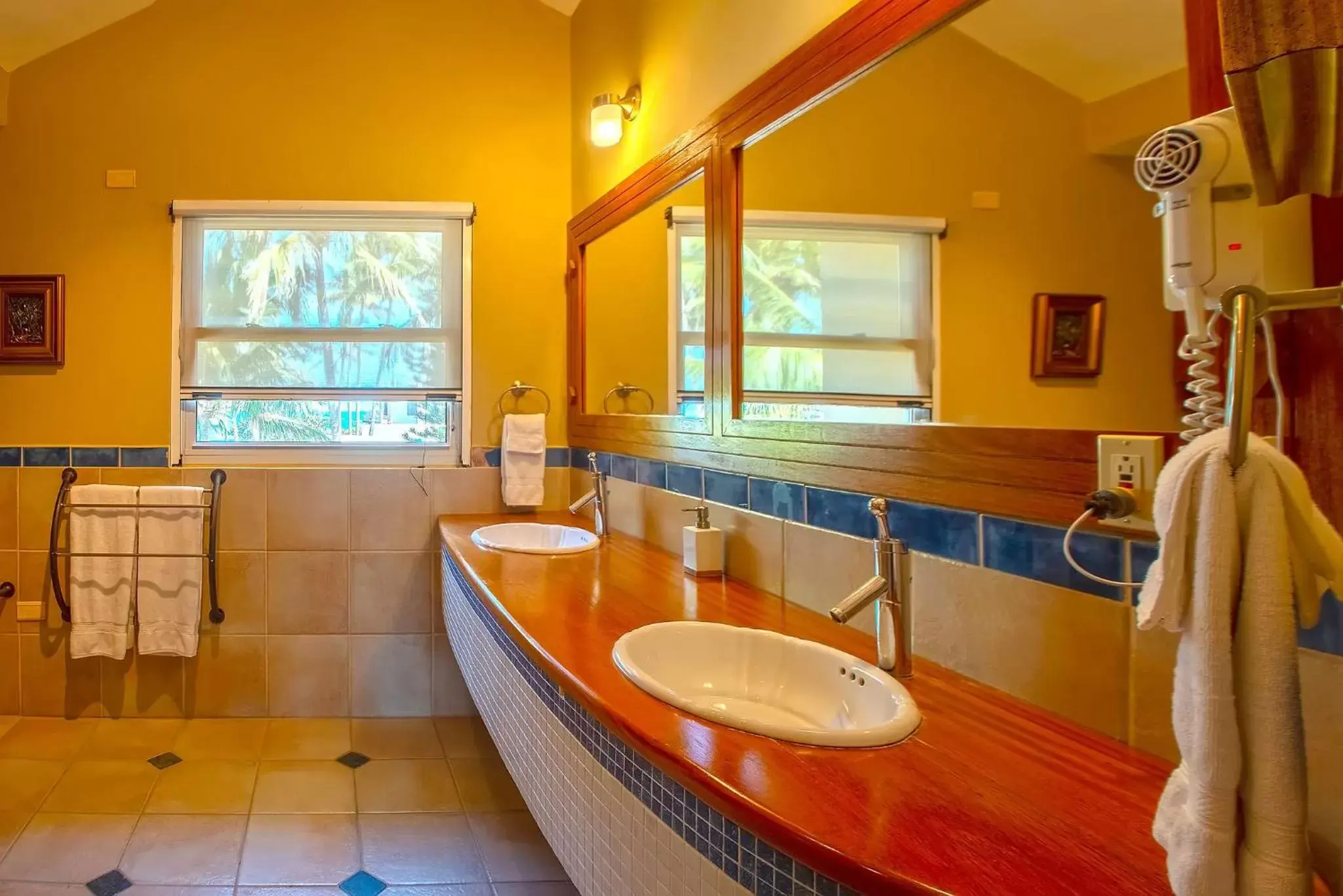 Bathroom in Velero Beach Resort