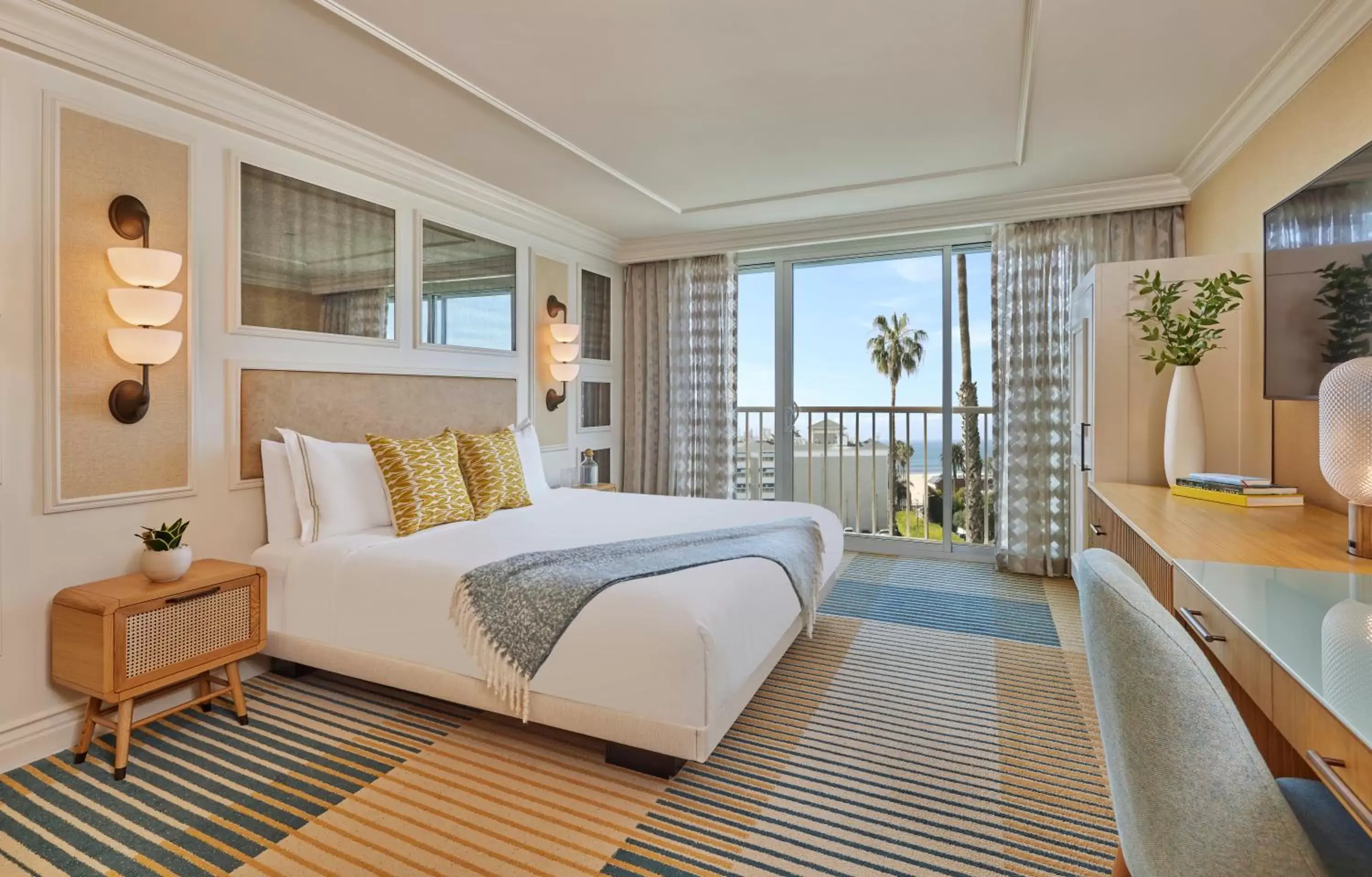 Bedroom in Viceroy Santa Monica