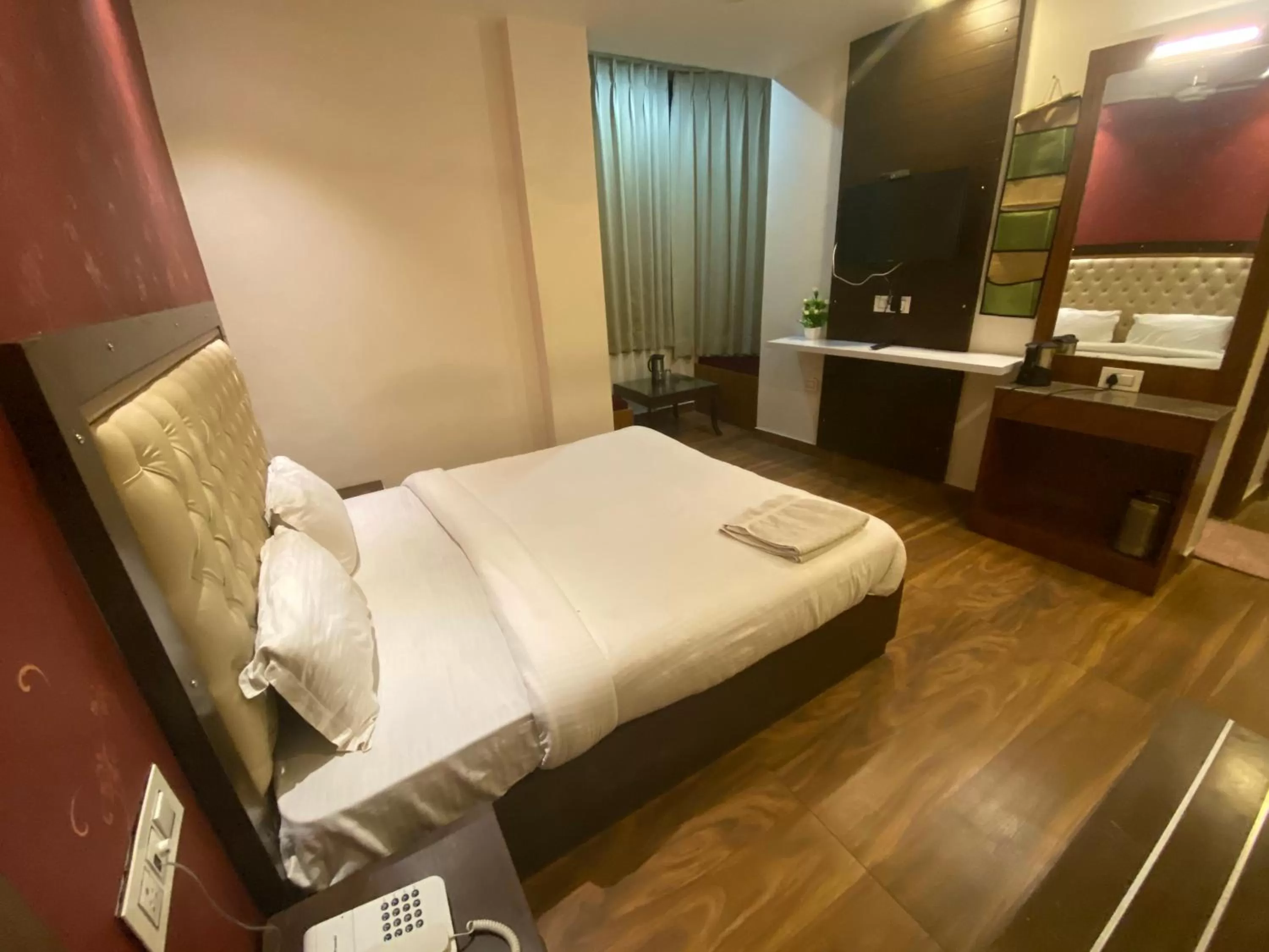 Bedroom, Bed in Hotel Ambika Resort Manali