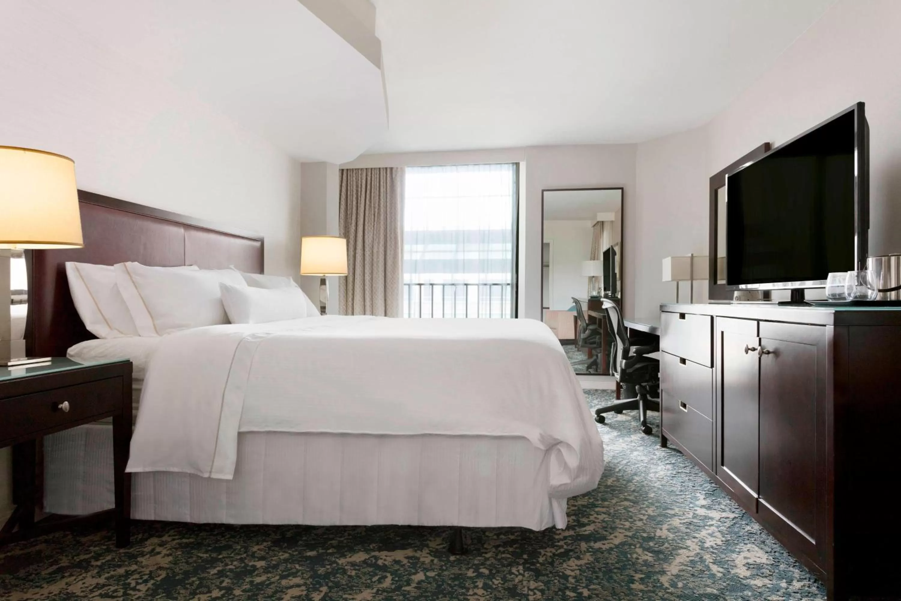 Bedroom, Bed in The Westin Washington, D.C. City Center