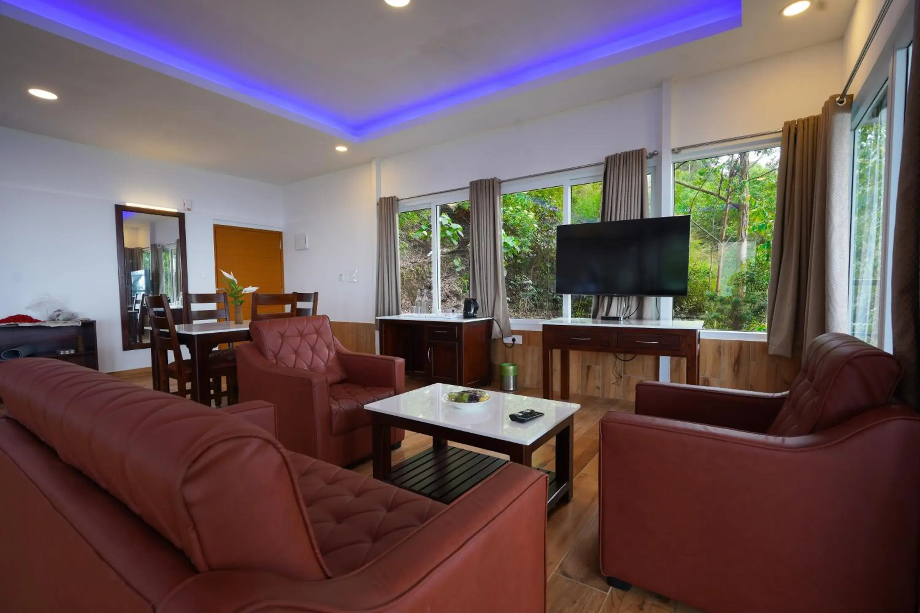 Communal lounge/ TV room, Lounge/Bar in Tea Valley Resort