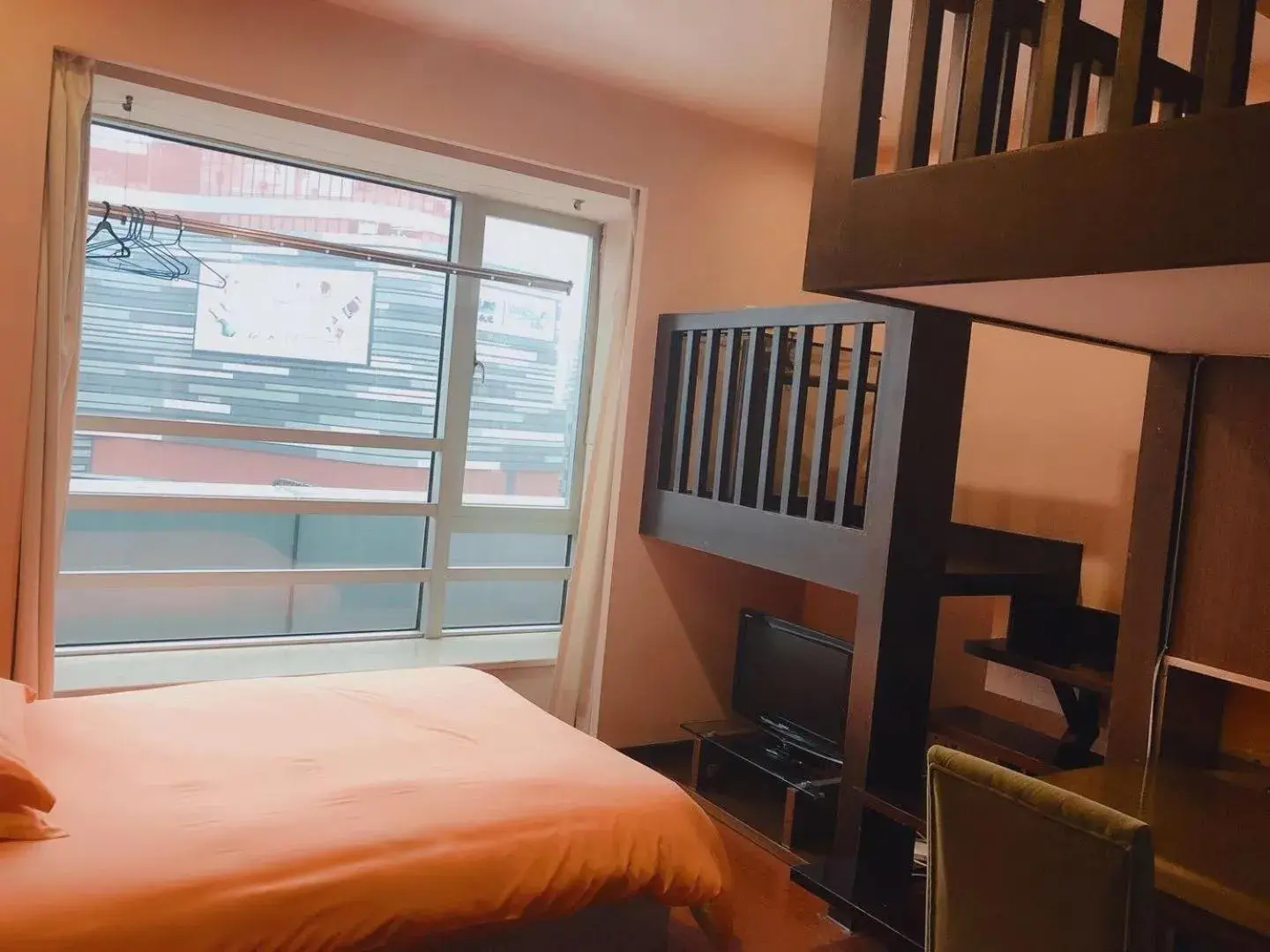 bunk bed in Shanghai Jiarong Hotel Apartment