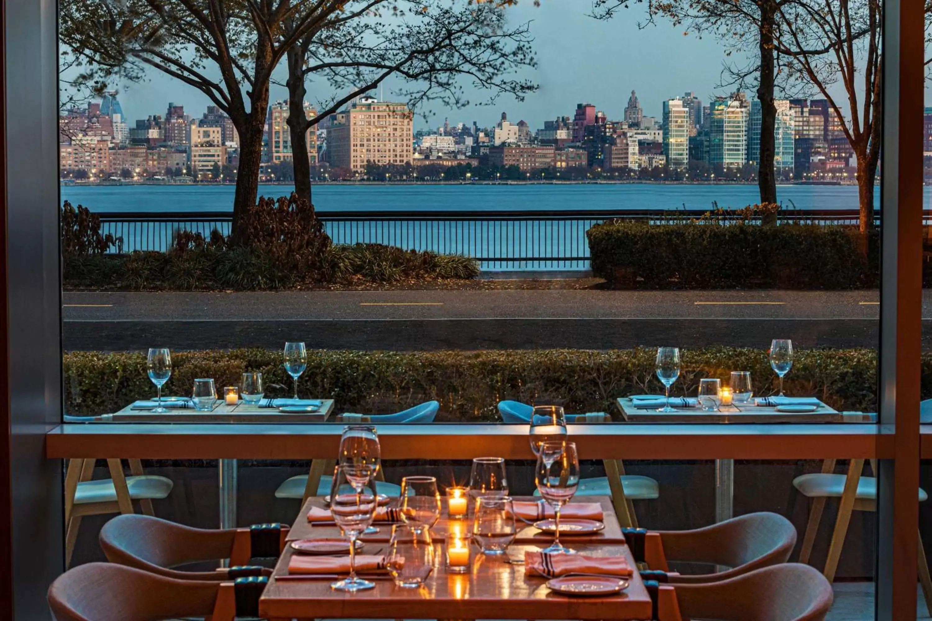 Restaurant/Places to Eat in W Hoboken