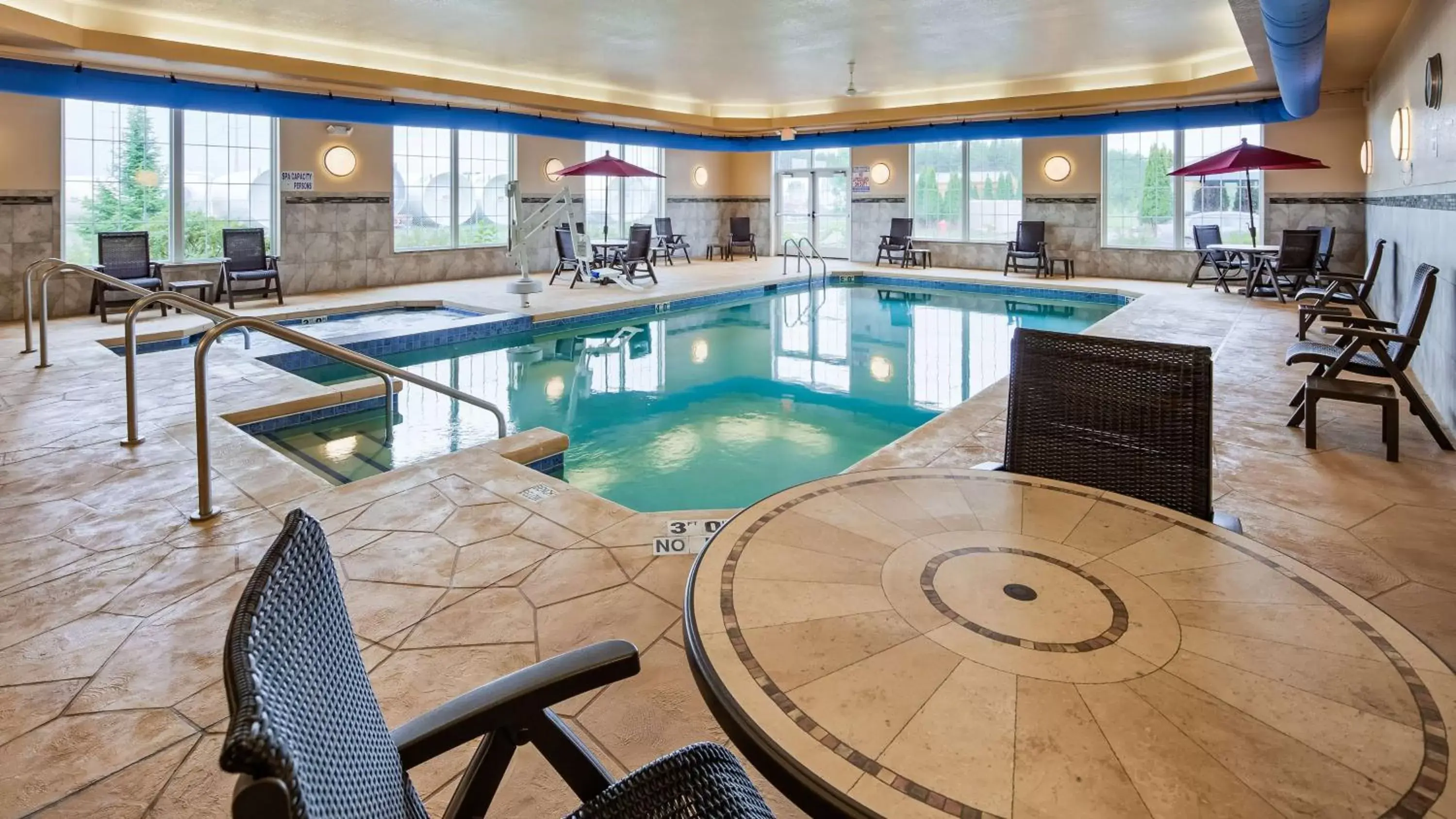 Pool view, Swimming Pool in Best Western Plus Wausau-Rothschild Hotel