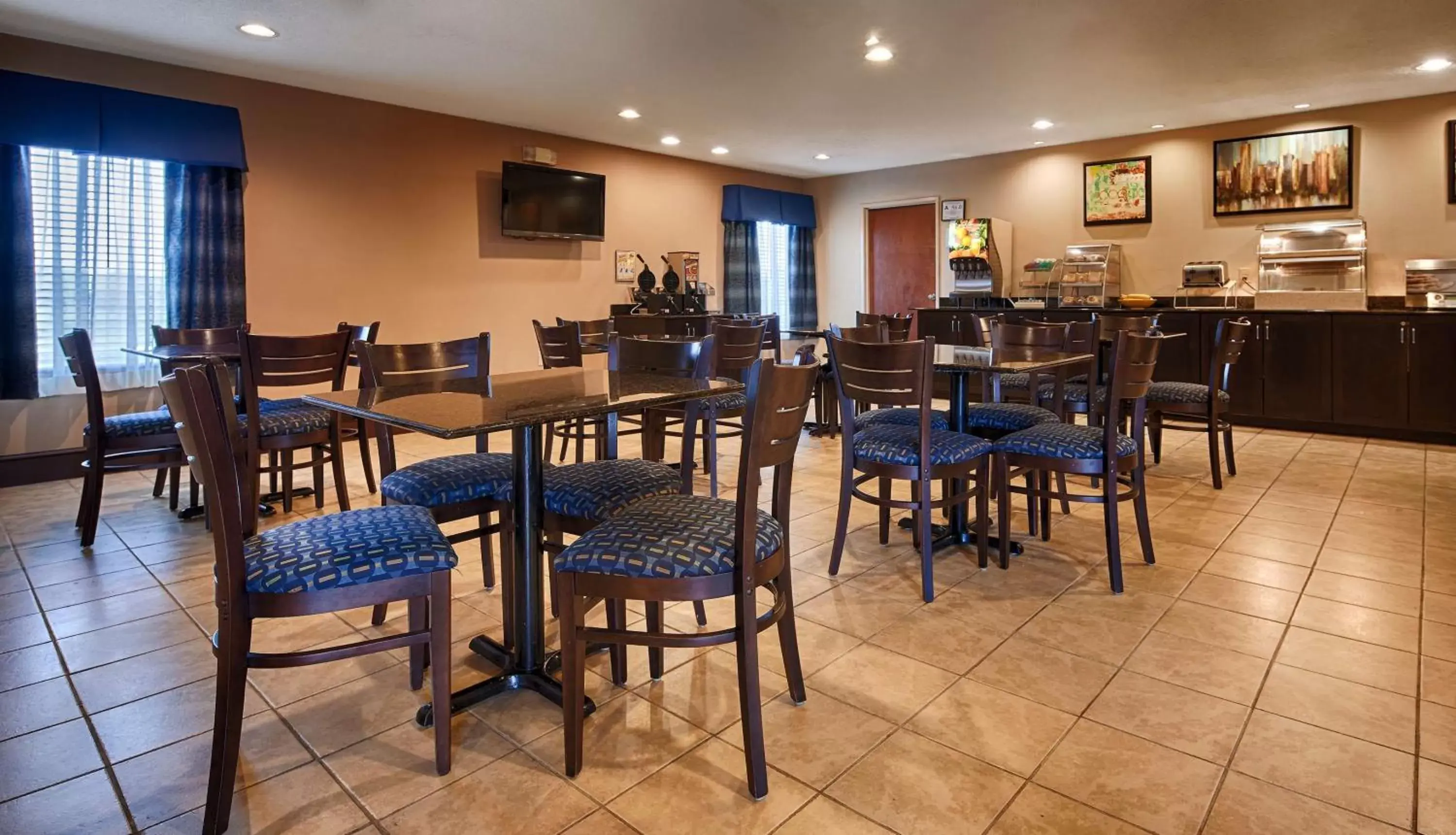 Restaurant/places to eat in SureStay Plus Hotel by Best Western Roanoke Rapids I-95 Restaurant/places to eat in SureStay Plus Hotel by Best Western Roanoke Rapids I-95