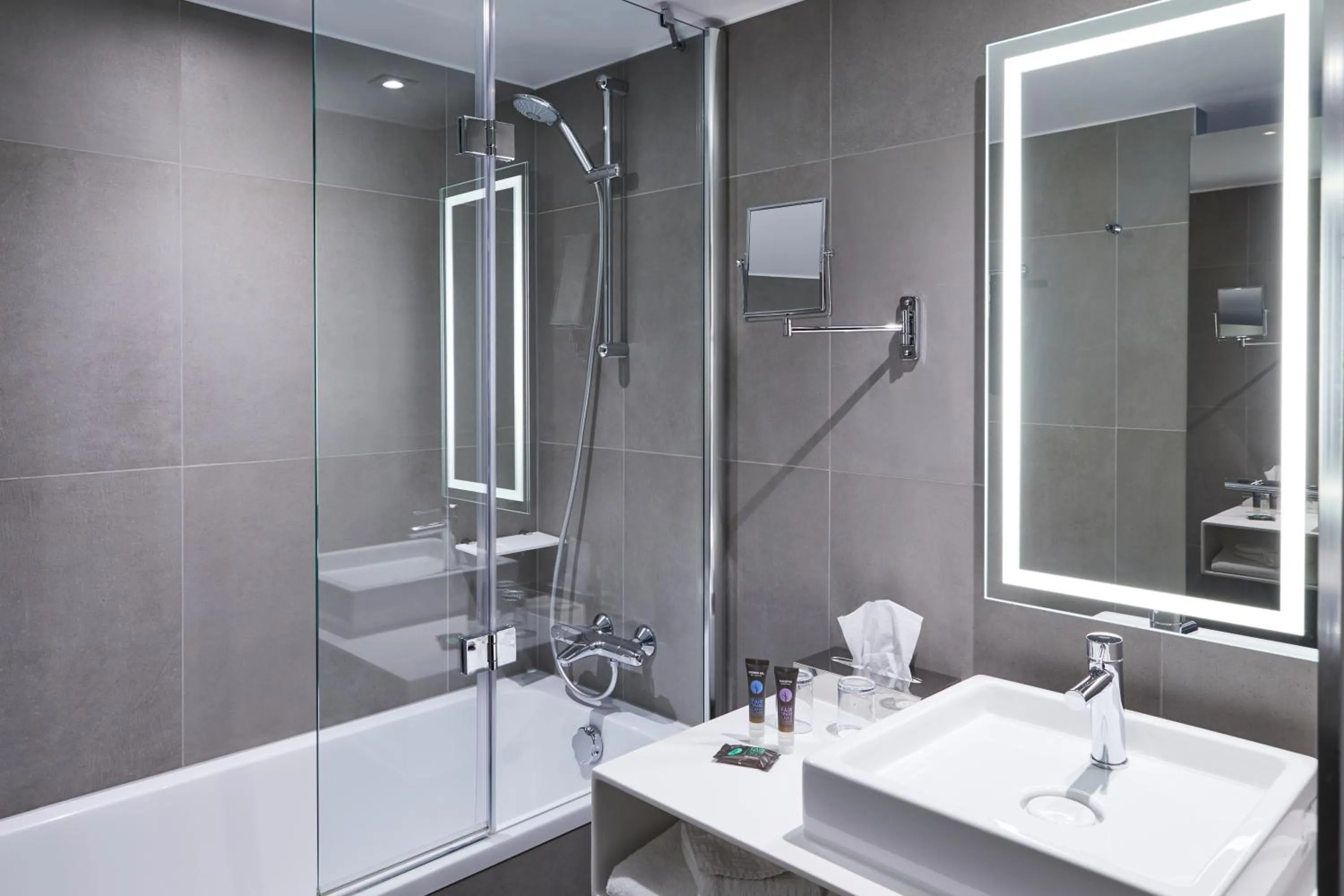 Bathroom in Novotel Birmingham Airport Terminal Building - NEC