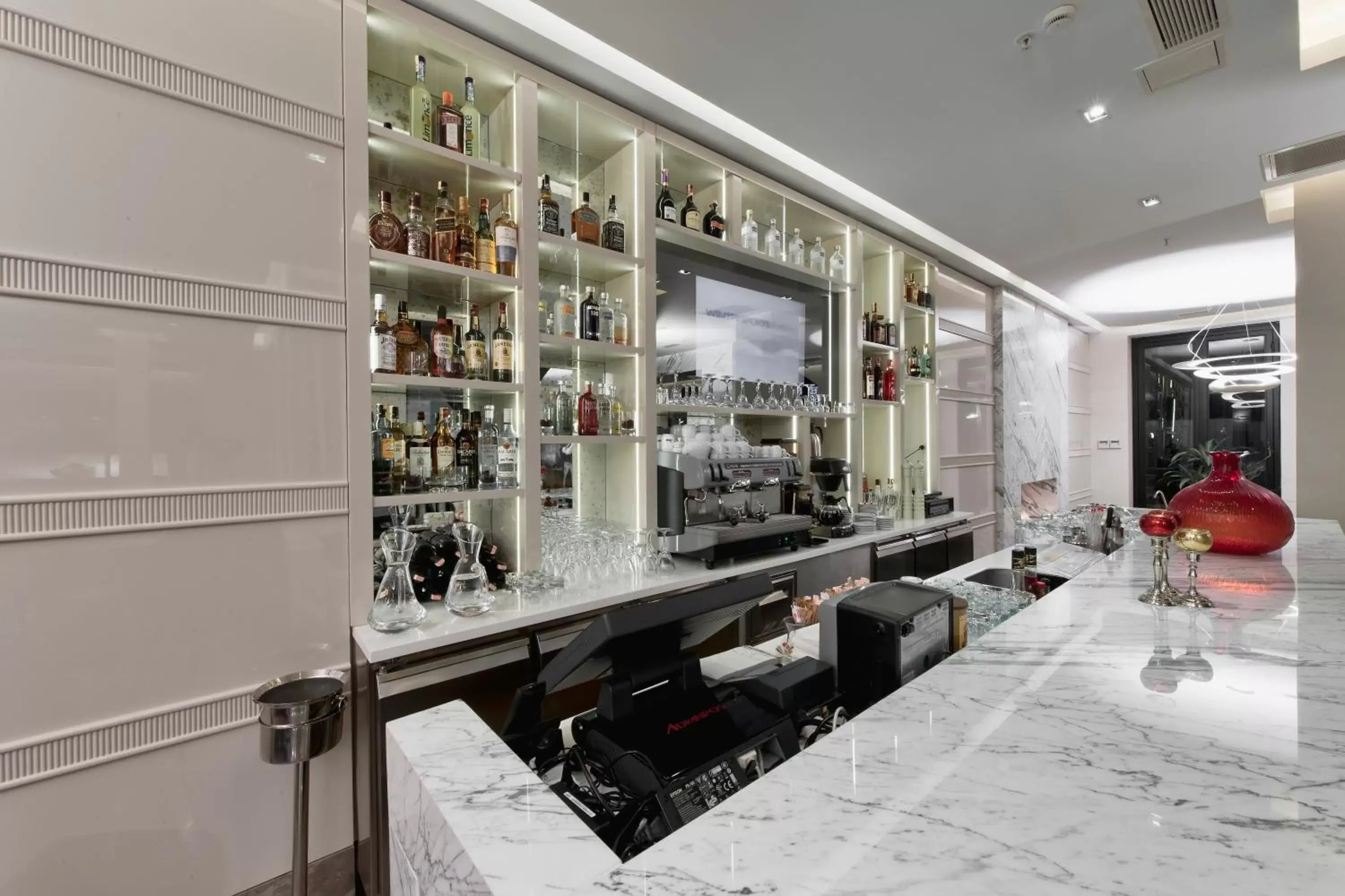 Lounge or bar in Senator Hotel Taksim
