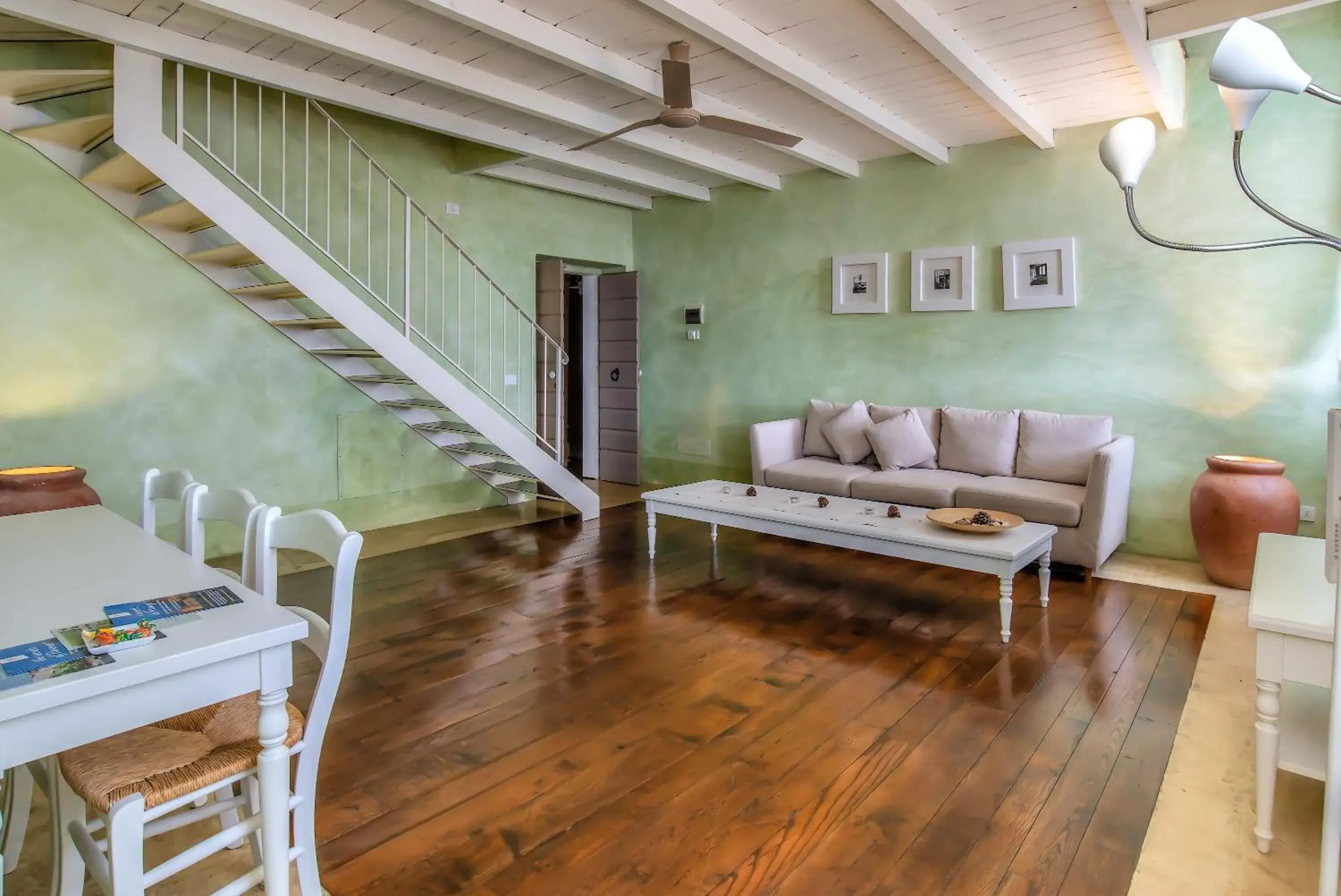 Living room, Seating Area in Villa Cassia di Baccano