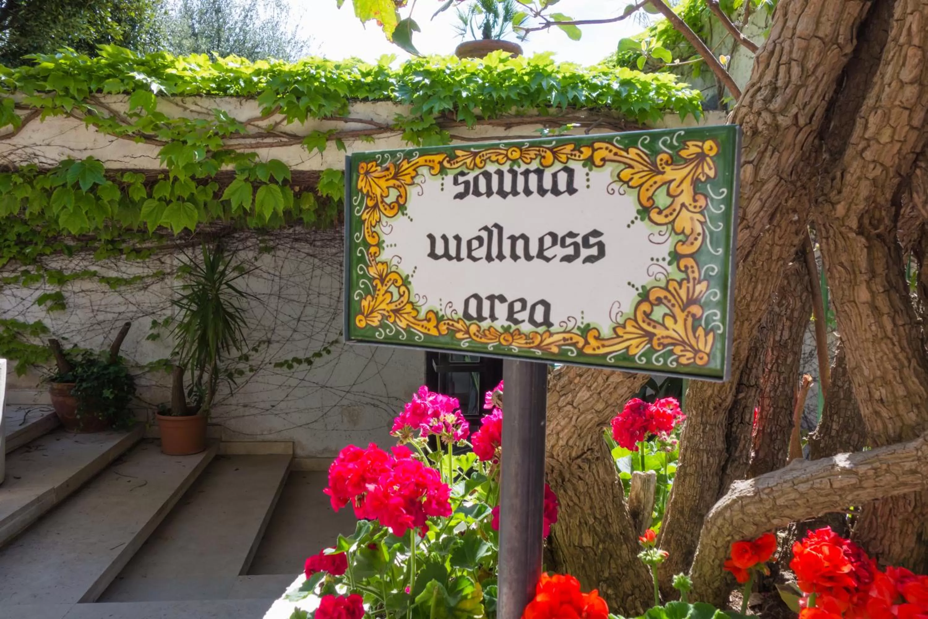 Swimming pool, Property Logo/Sign in B&B Casina de Goyzueta