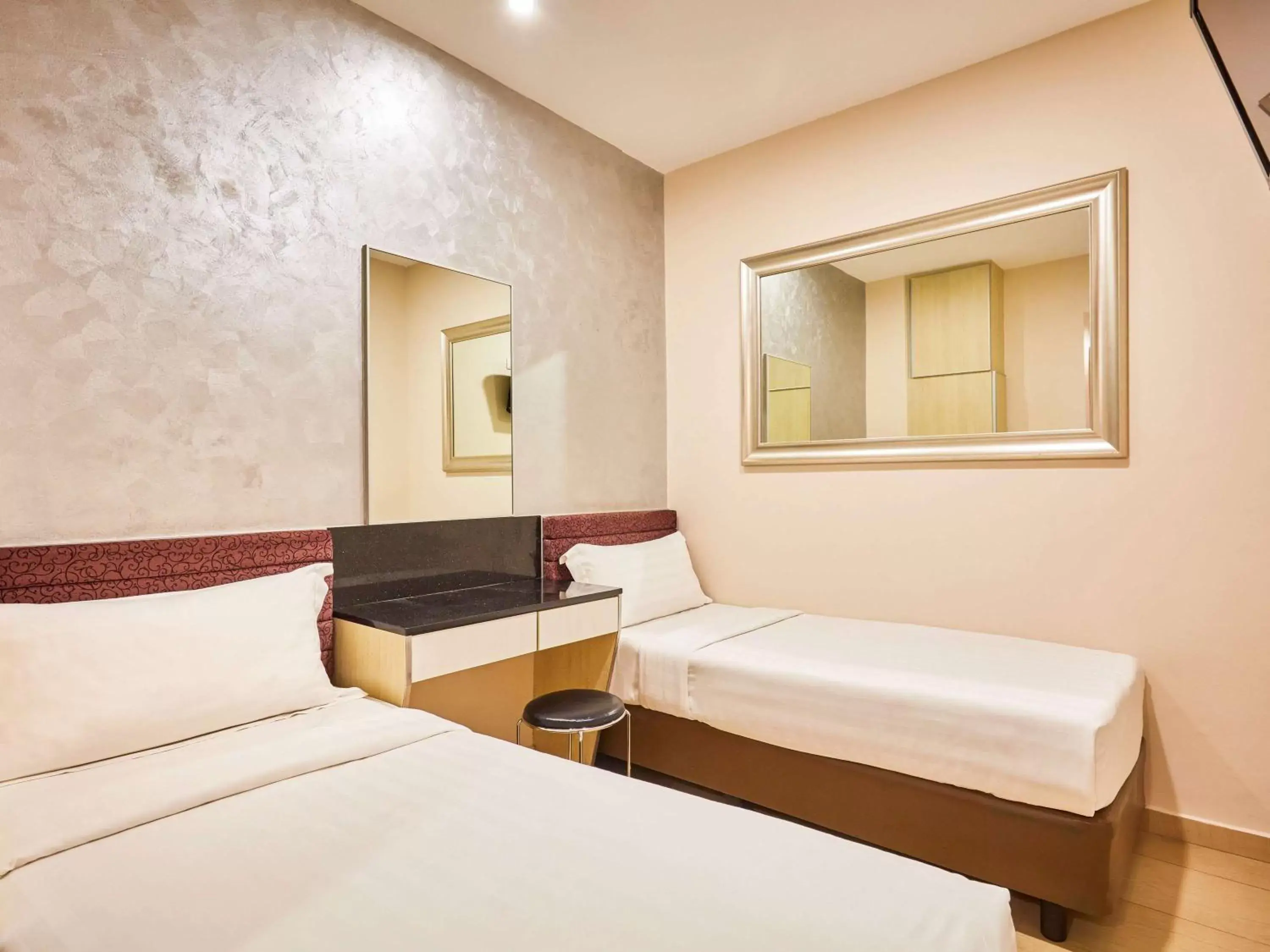 Bedroom, Bed in ibis budget Singapore Mount Faber