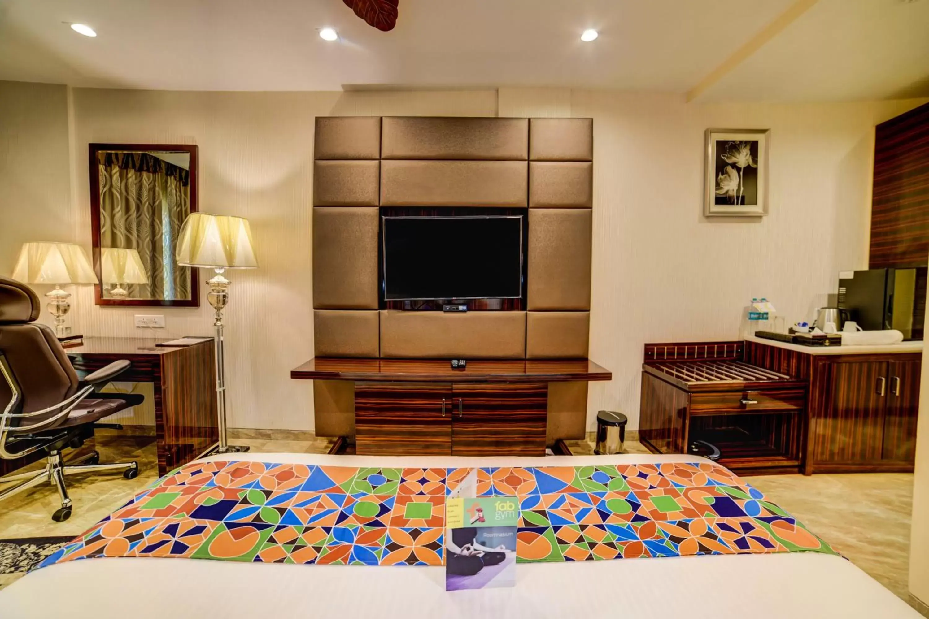 Bedroom, TV/Entertainment Center in FabHotel Prime Sarala Crown With Pool, Calangute Beach