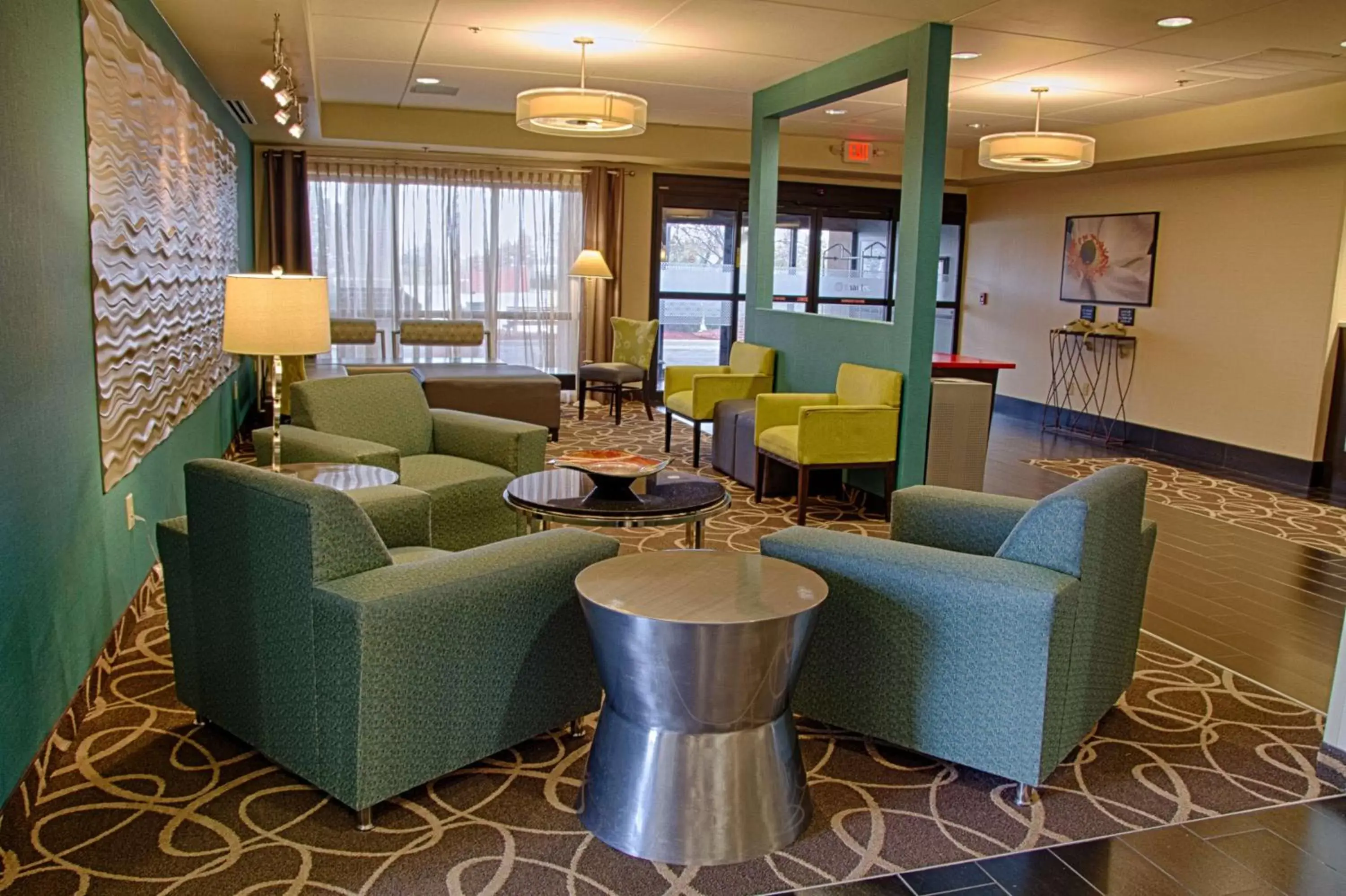 Lobby or reception, Lounge/Bar in Hampton Inn Dayton/Huber Heights