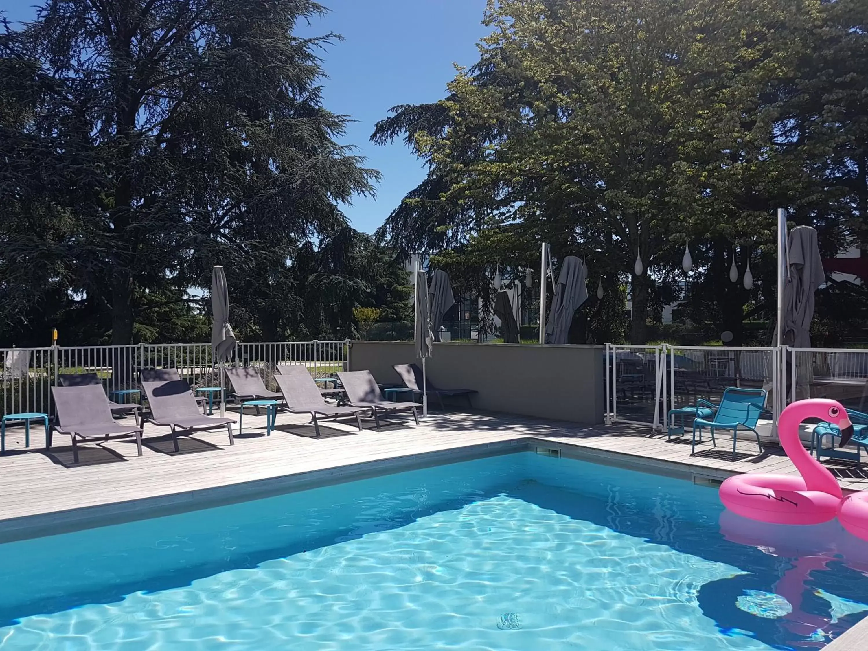 Swimming Pool in Novotel Toulouse Purpan Aéroport