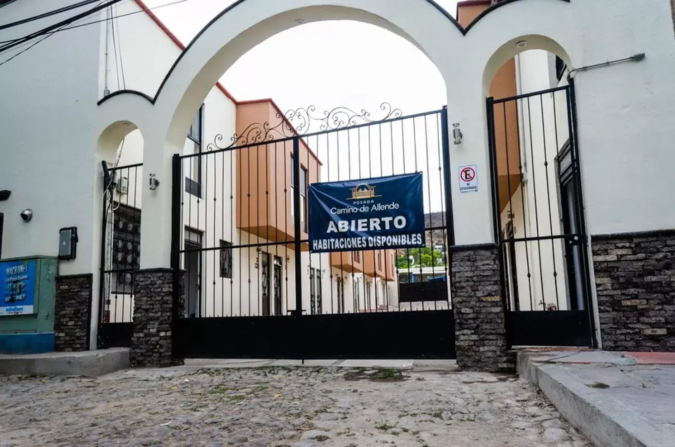 Facade/entrance, Property Building in Posada Camino de Allende