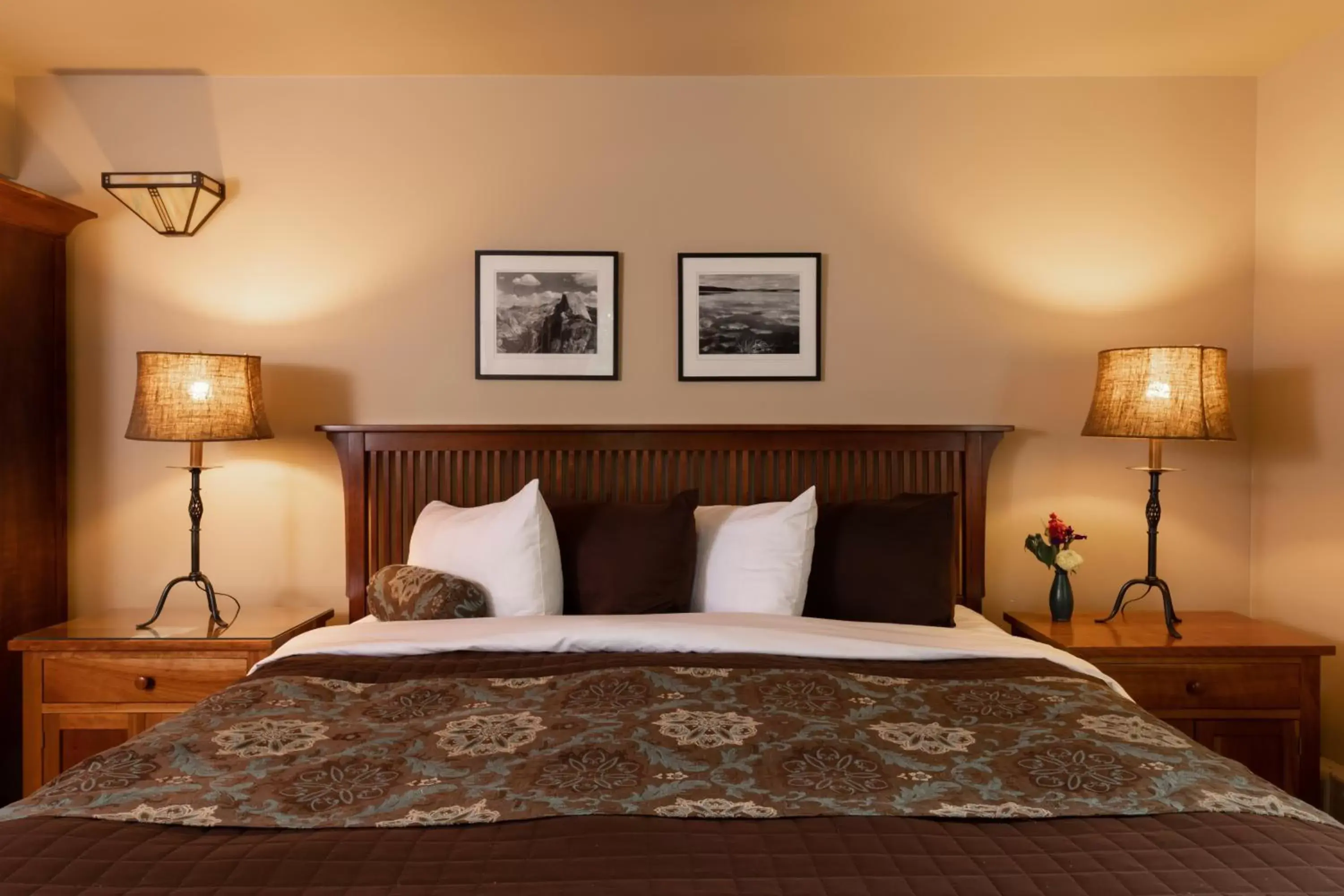 King Room in Lake Pointe Inn King Room in Lake Pointe Inn