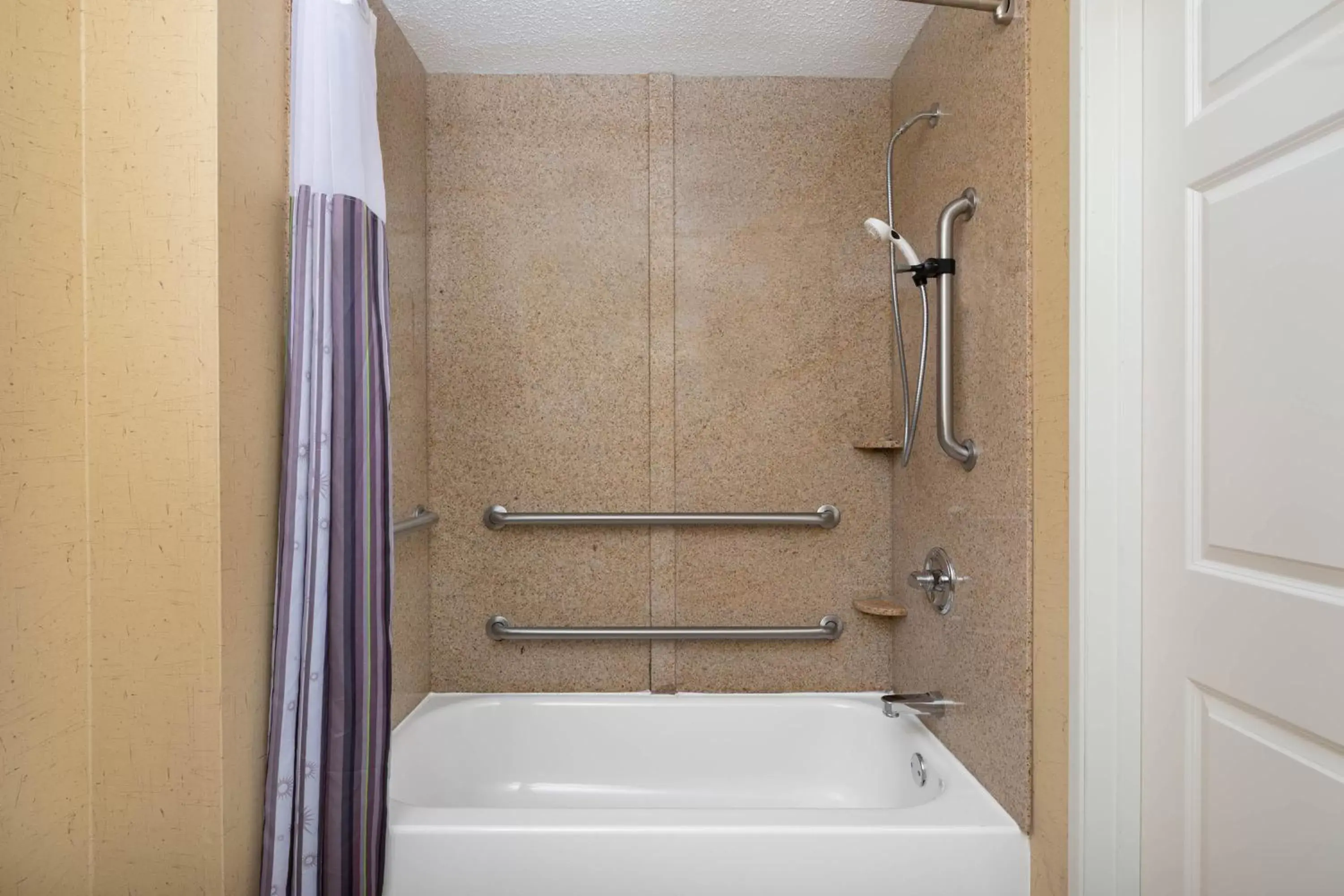 Bathroom in La Quinta by Wyndham Warner Robins - Robins AFB