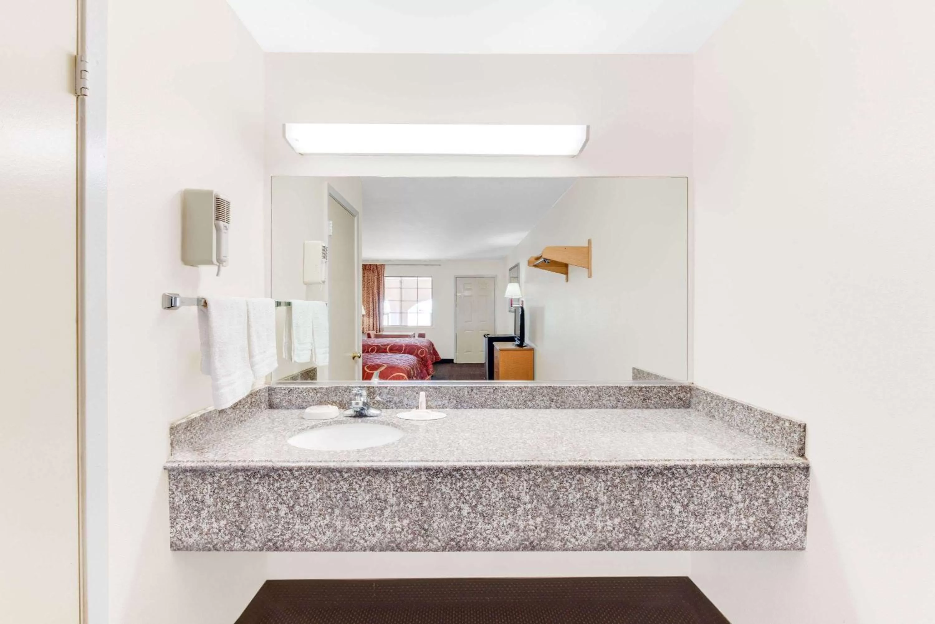 Bathroom in Days Inn by Wyndham Andrews Texas