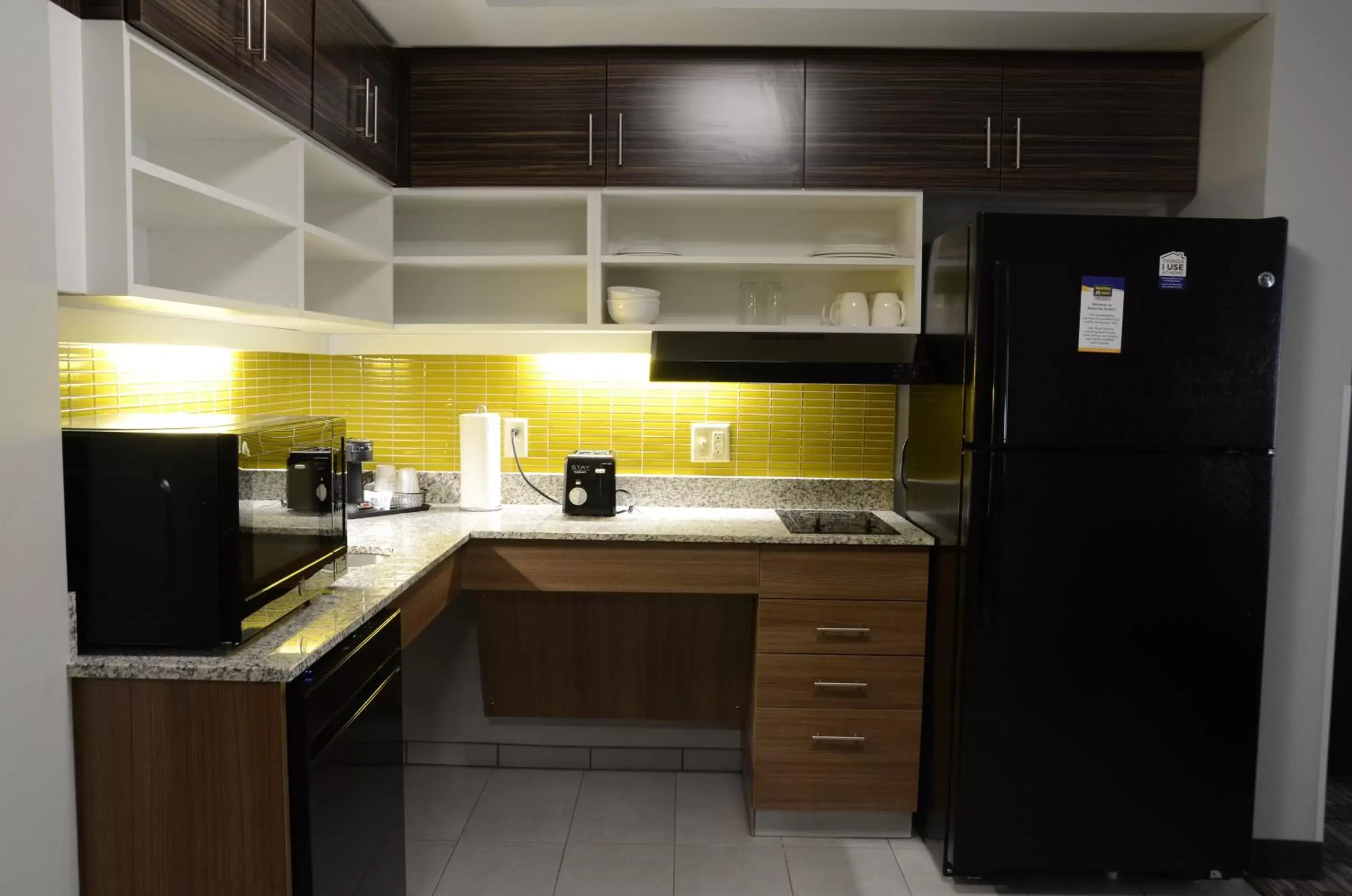 Kitchen or kitchenette, Kitchen/Kitchenette in MainStay Suites