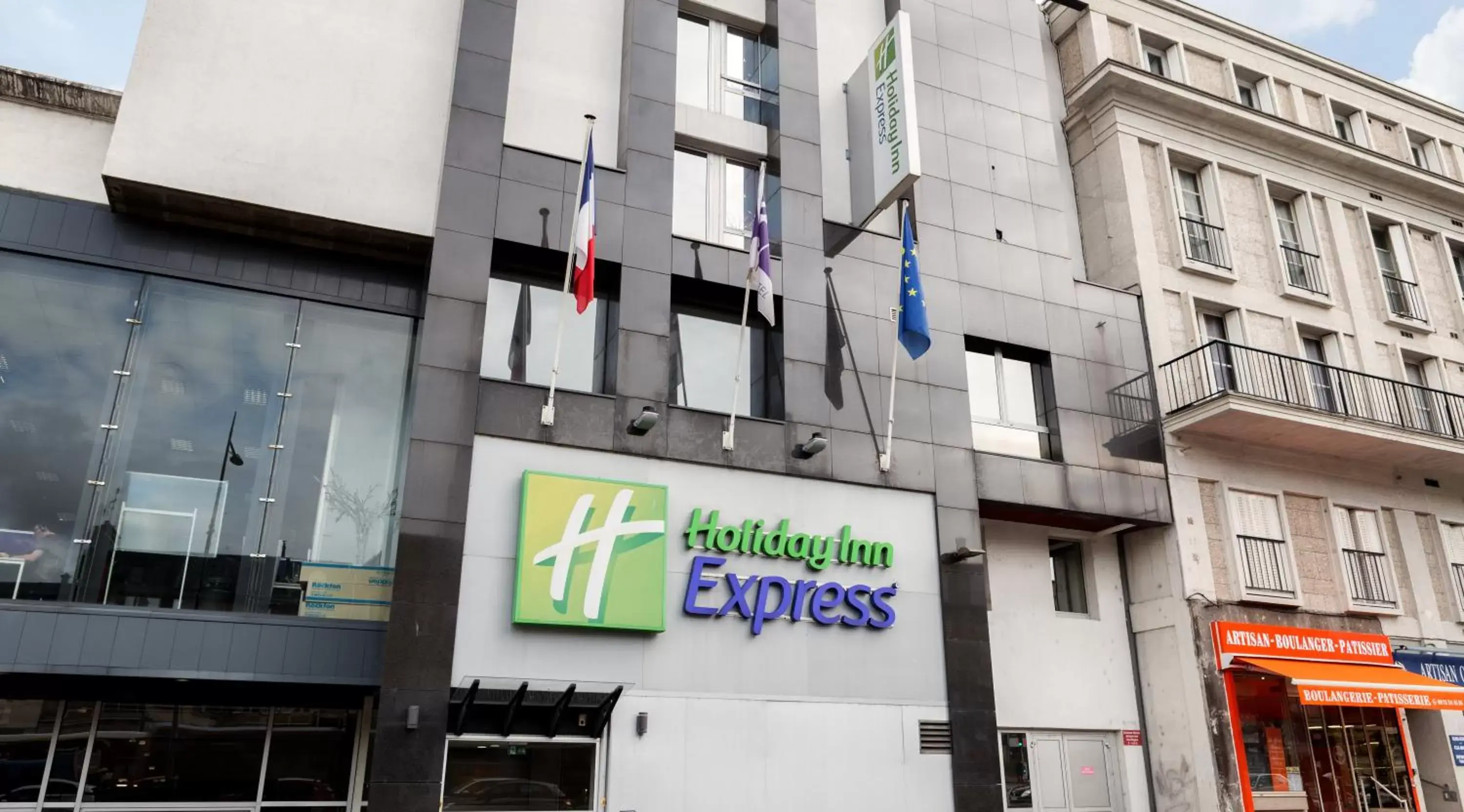Property Building in Holiday Inn Express Amiens, an IHG Hotel