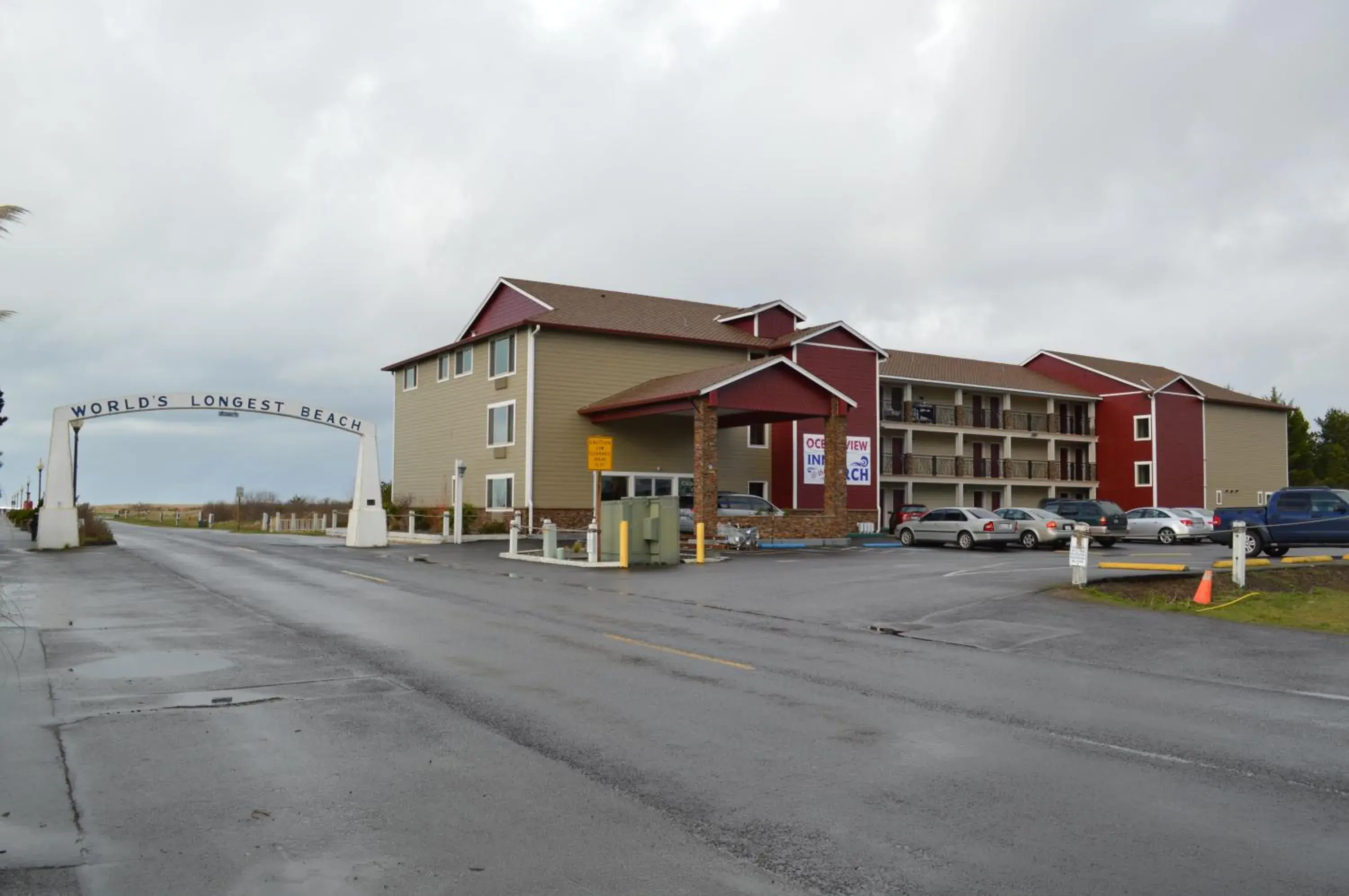 Facade/entrance, Property Building in Oceanview Inn at the Arch