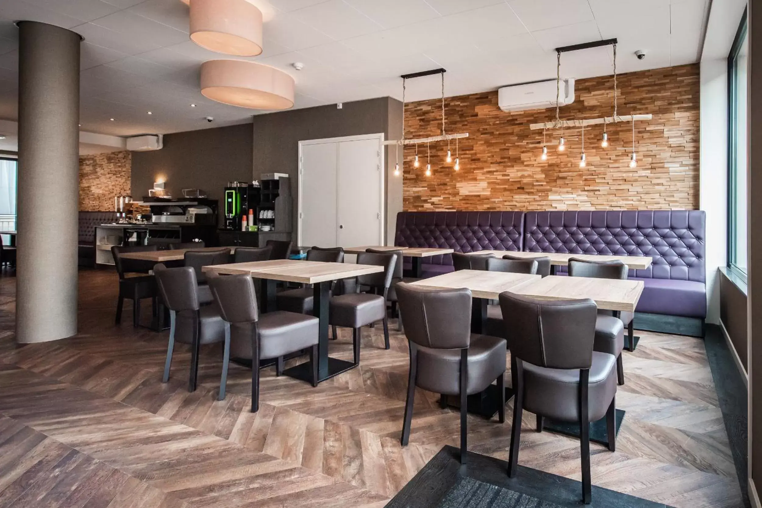 Restaurant/places to eat in Melrose Hotel Restaurant/places to eat in Melrose Hotel