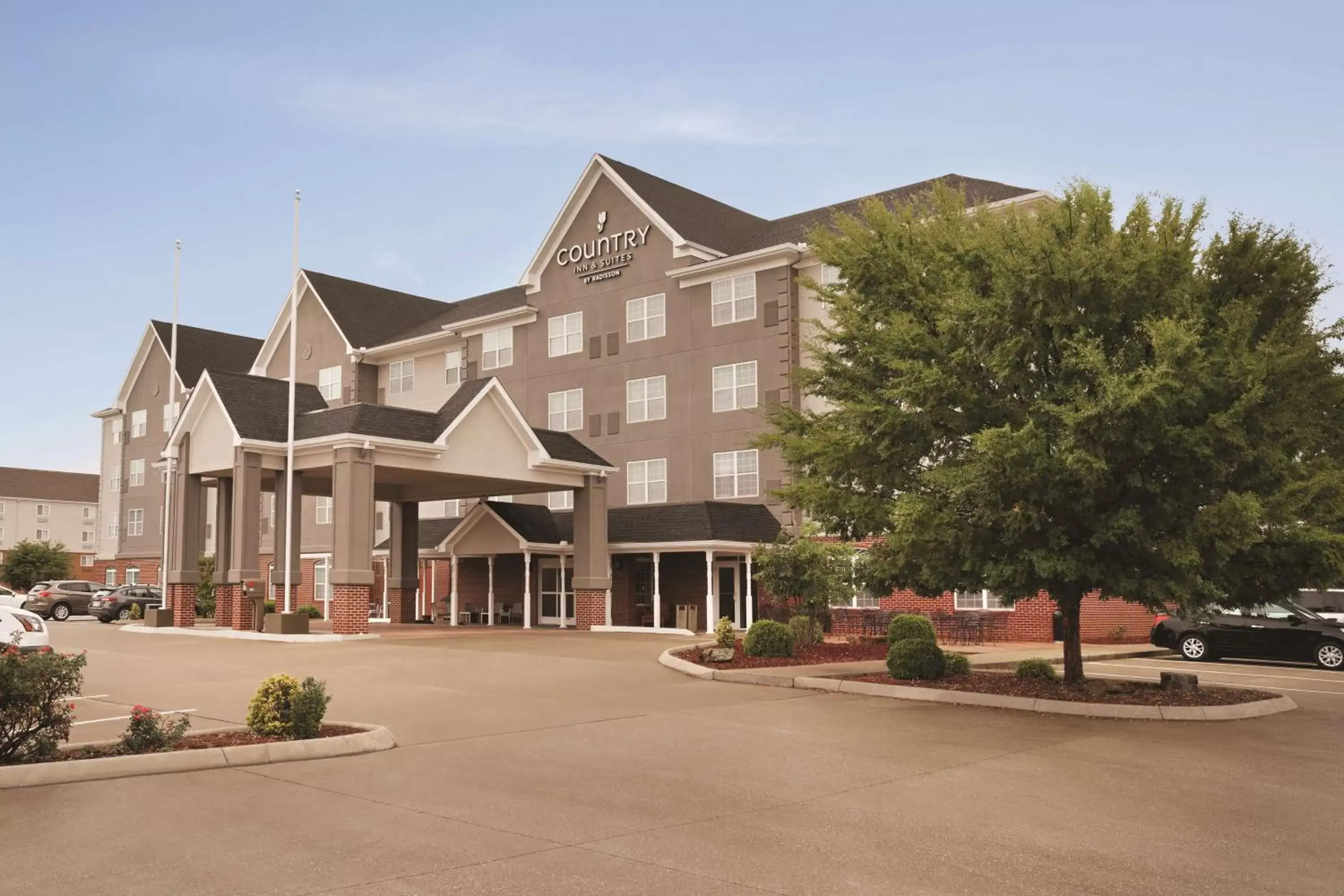 Property Building in Country Inn & Suites by Radisson, Bowling Green, KY