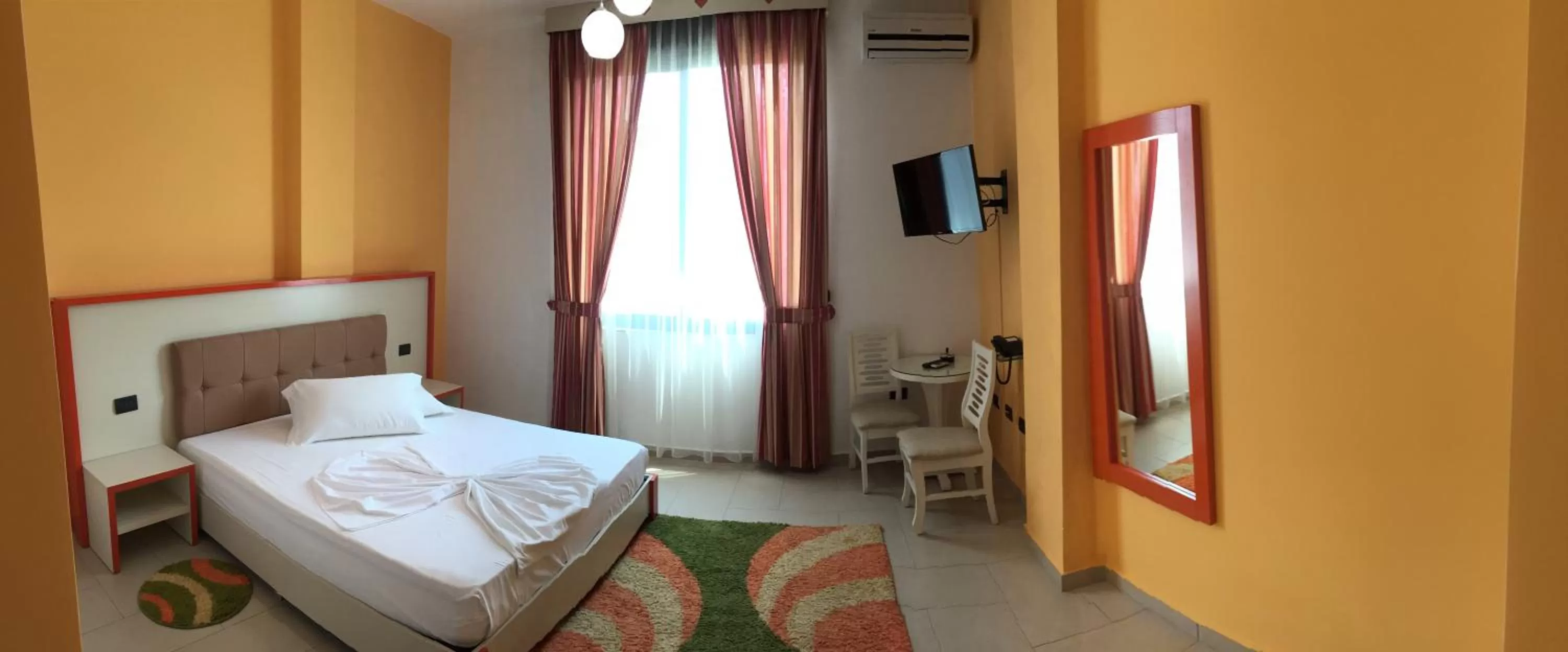 Photo of the whole room, Bed in Hotel Siklad