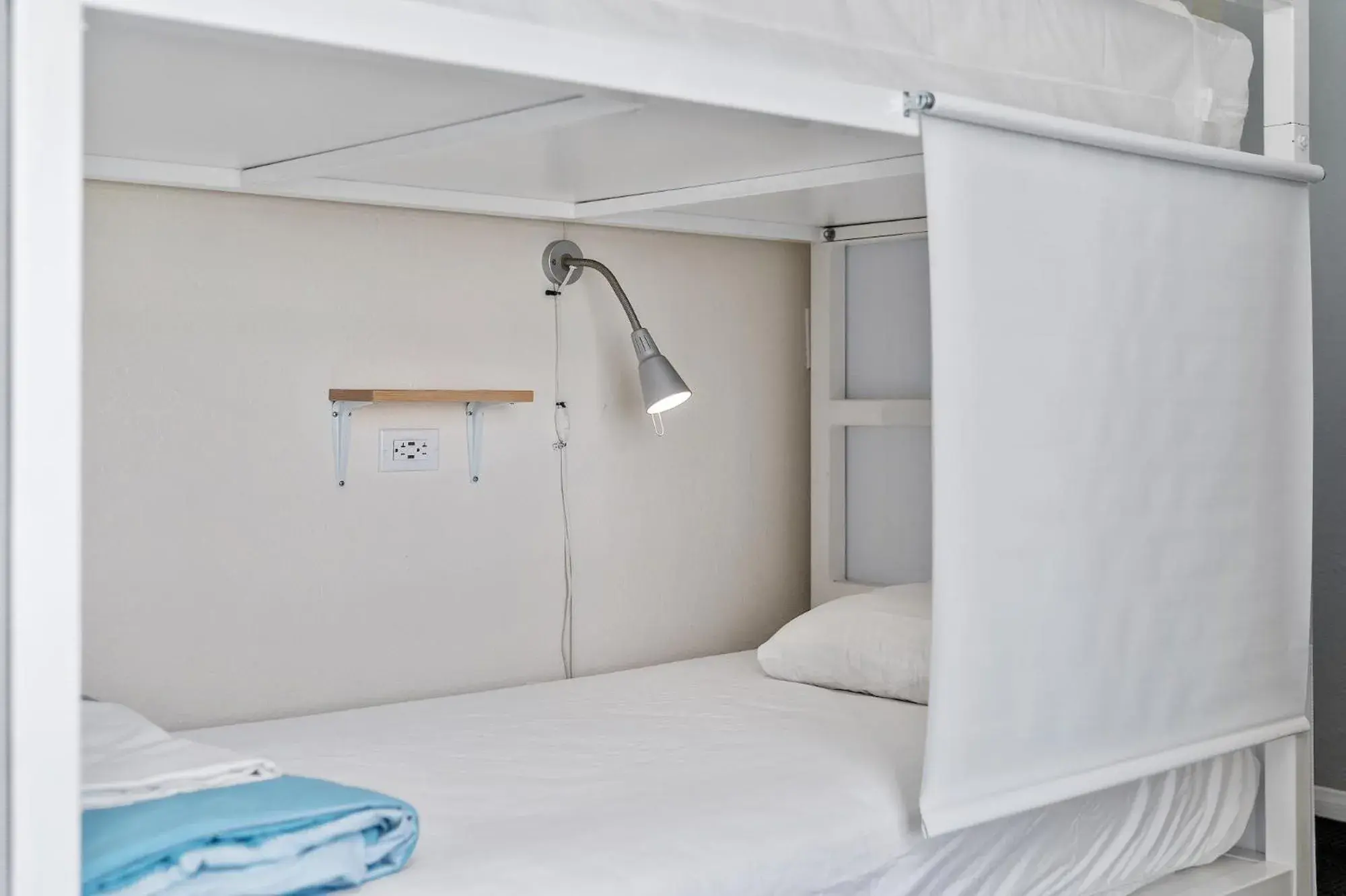 Bedroom, Bed in Samesun Venice Beach