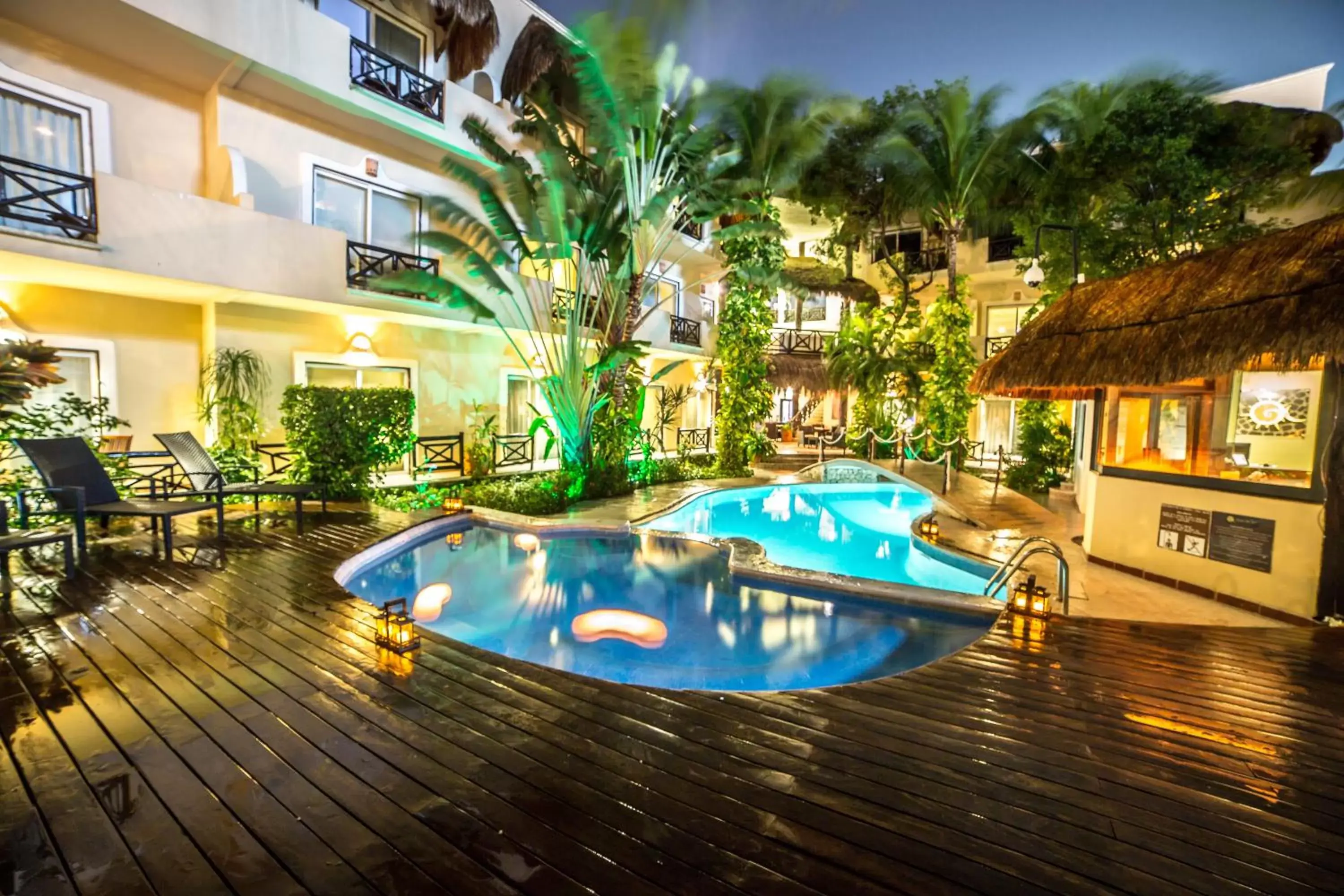 Night, Swimming Pool in Hotel Riviera Del Sol