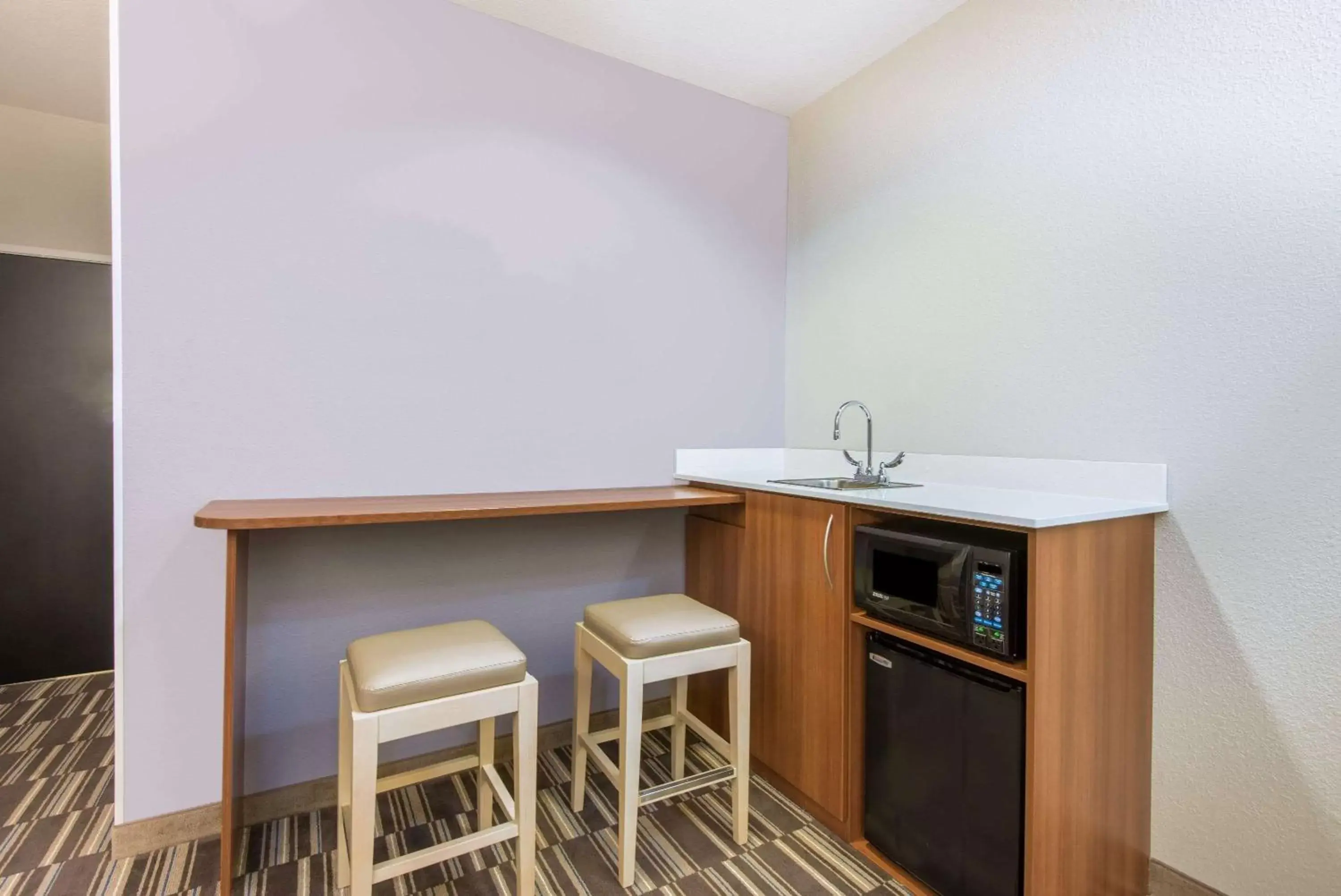 Photo of the whole room, Kitchen/Kitchenette in Microtel Inn & Suites by Wyndham Cadiz