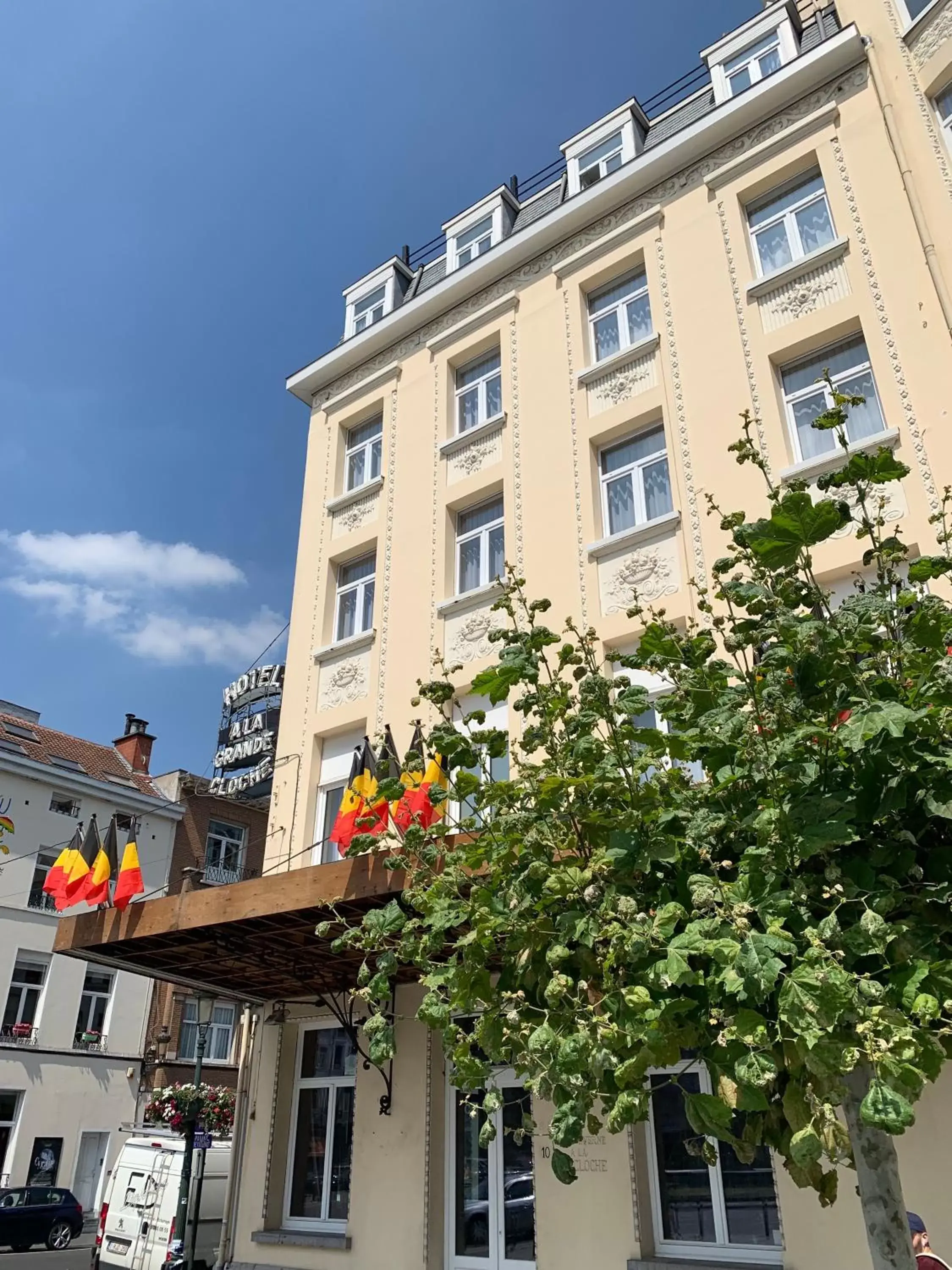 Facade/entrance, Property Building in Hotel La Grande Cloche