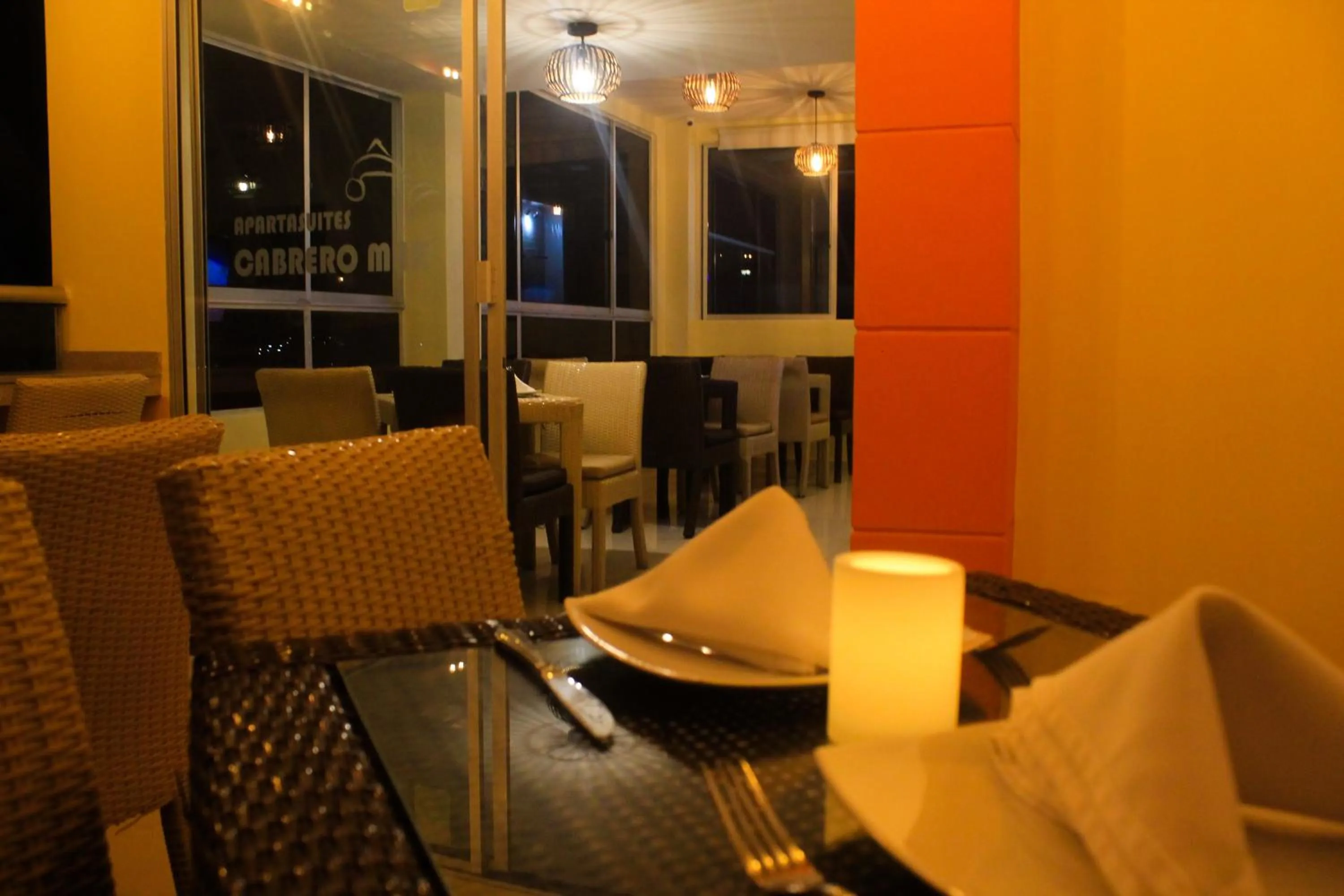 Restaurant/places to eat in Hotel Cabreromar