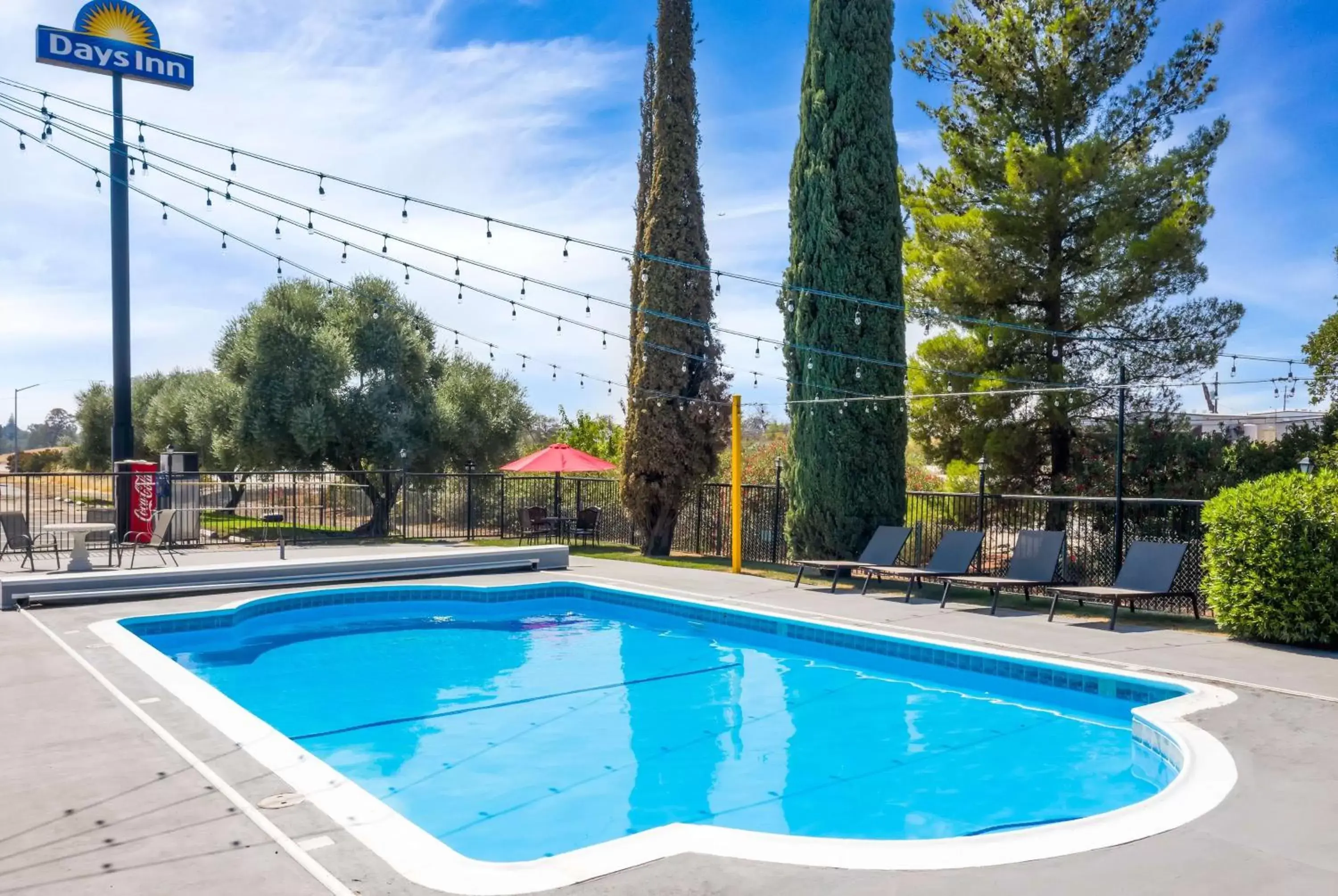 Activities, Swimming Pool in Days Inn by Wyndham Red Bluff