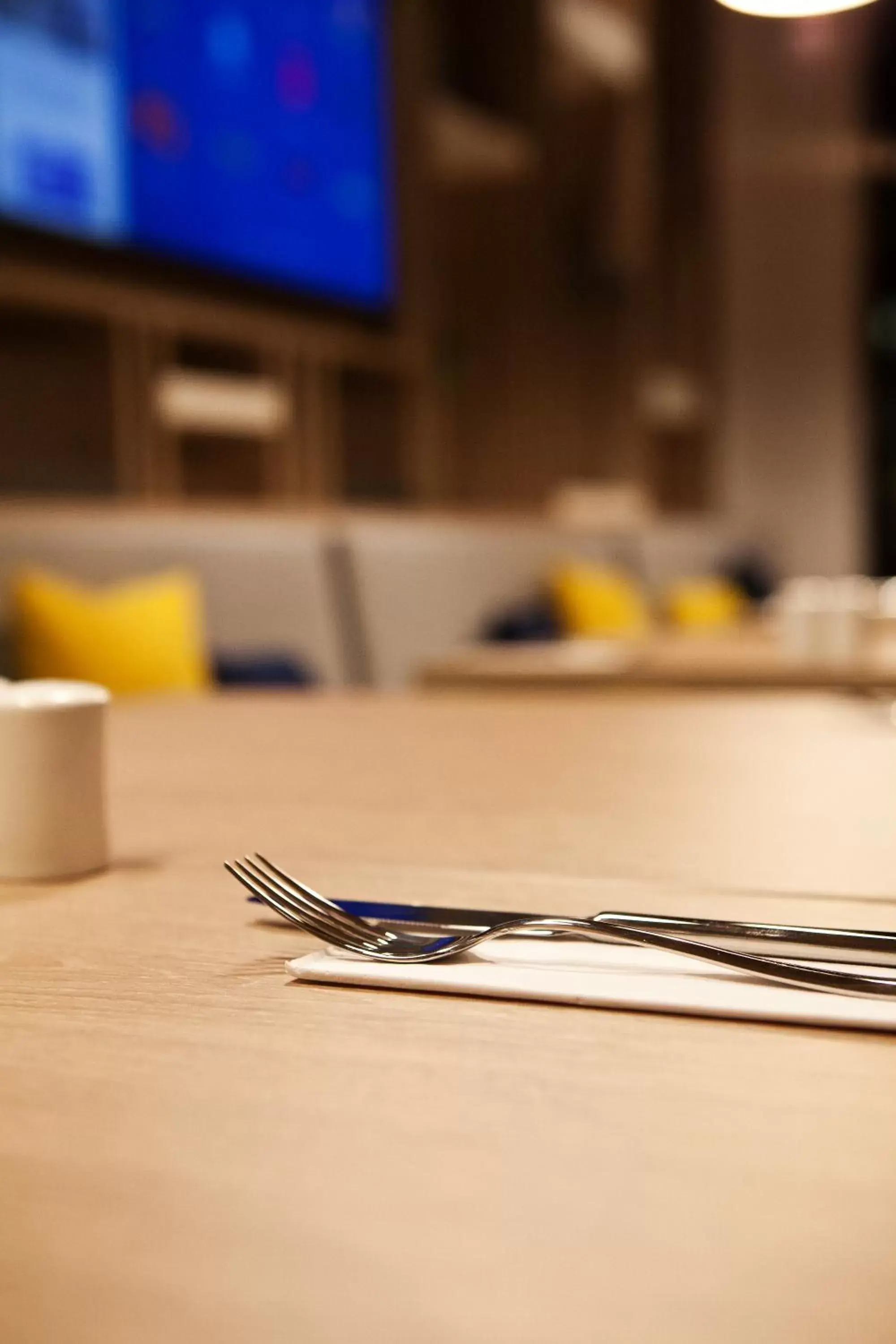 Breakfast, TV/Entertainment Center in Holiday Inn Express - Düsseldorf Airport