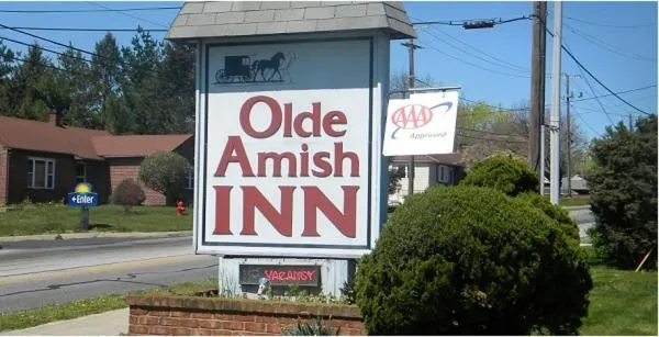 Facade/entrance in Olde Amish Inn