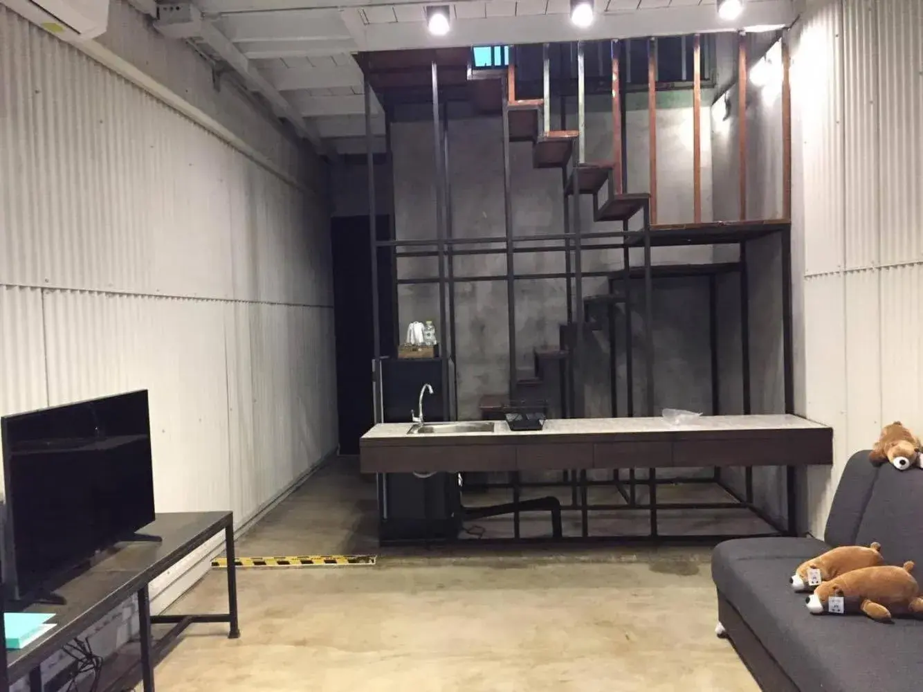 THE TREE Sleep and Space THE TREE Sleep and Space