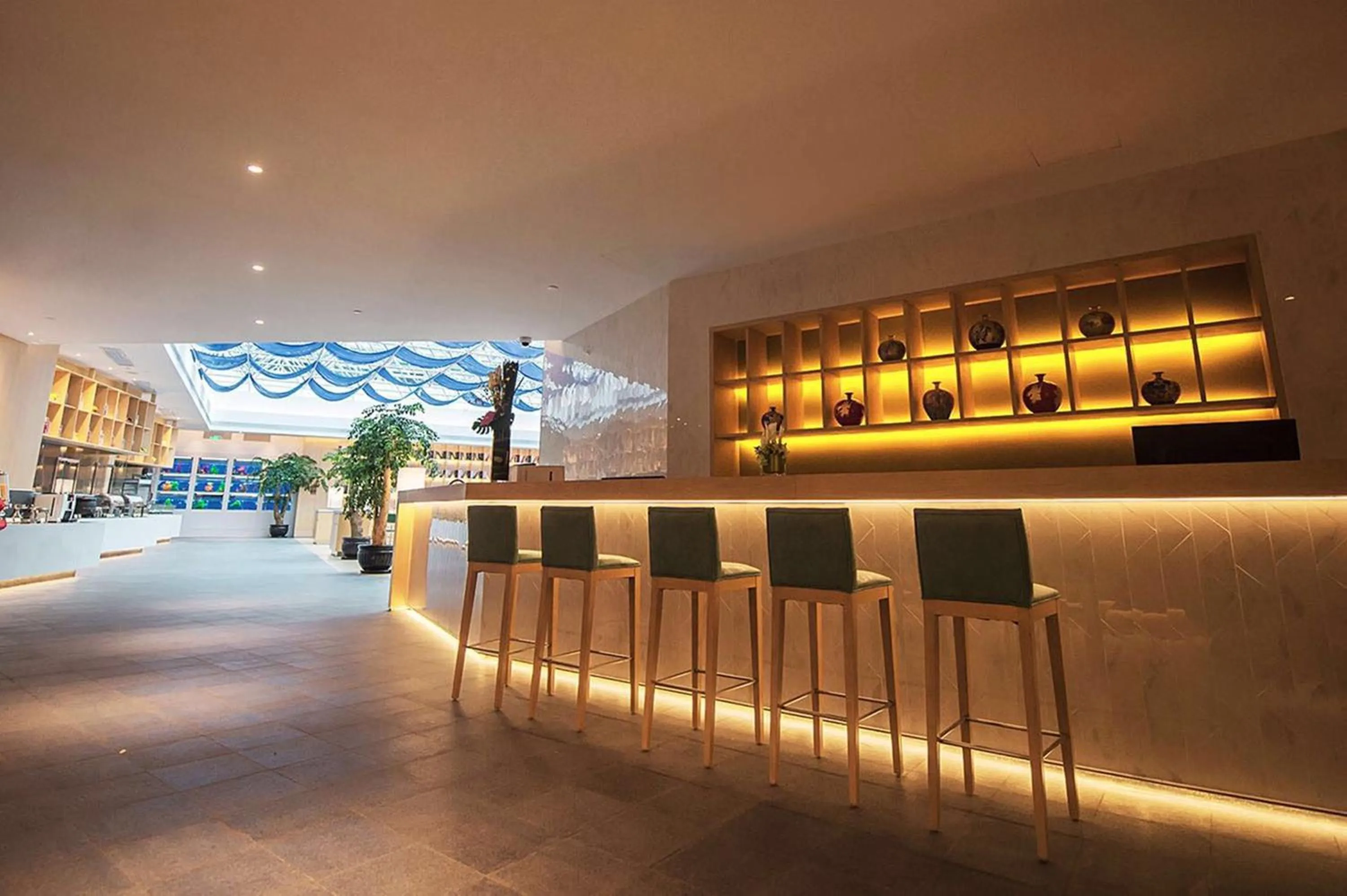 Restaurant/places to eat in Holiday Inn Express Shanghai Songjiang Fangta by IHG