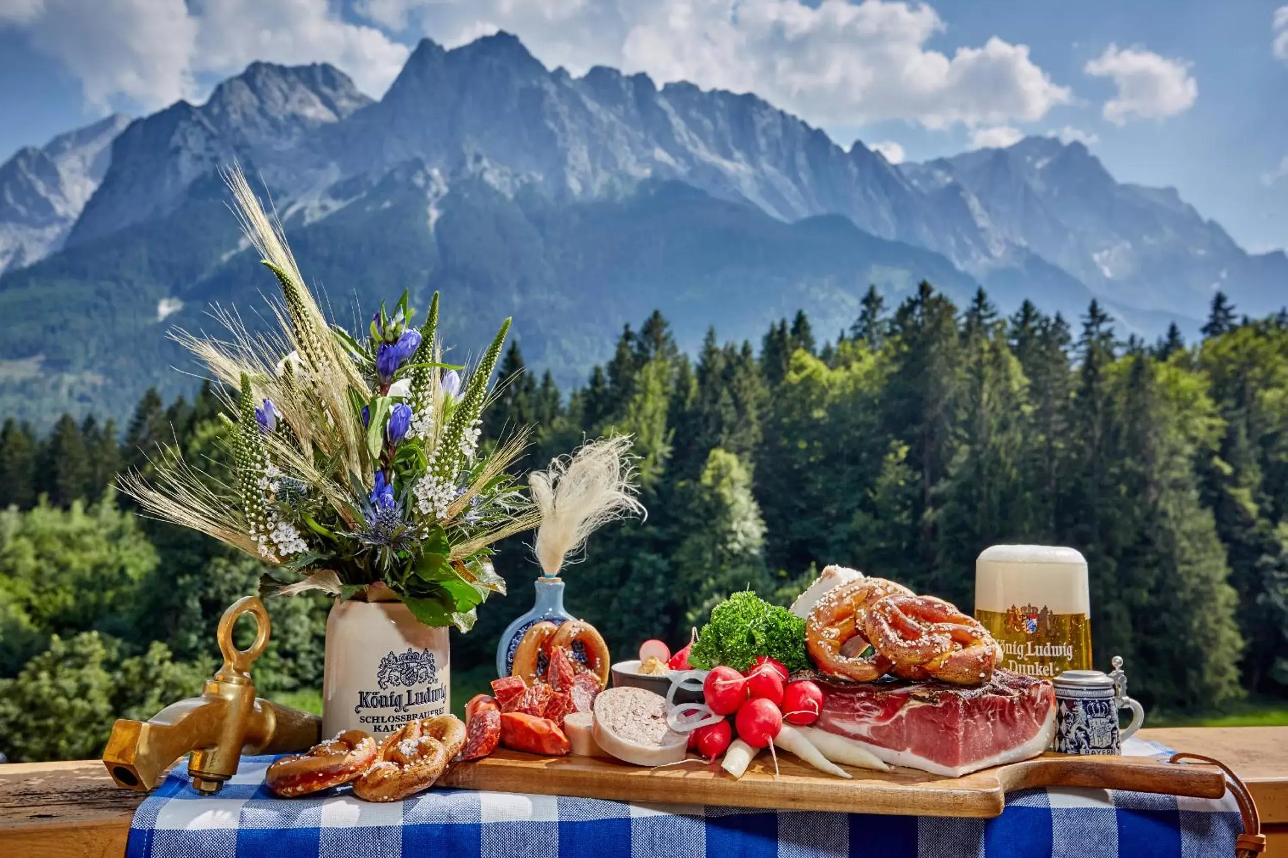 Nearby landmark, Mountain View in Romantik Alpenhotel Waxenstein