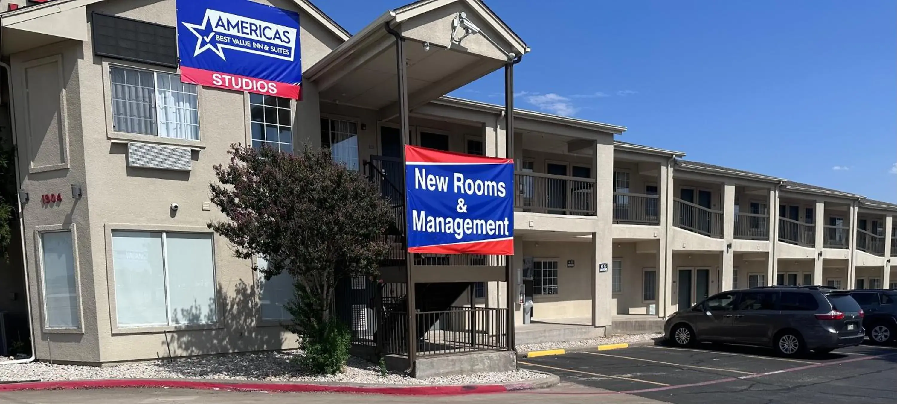 Property Building in Americas Best Value Inn Arlington