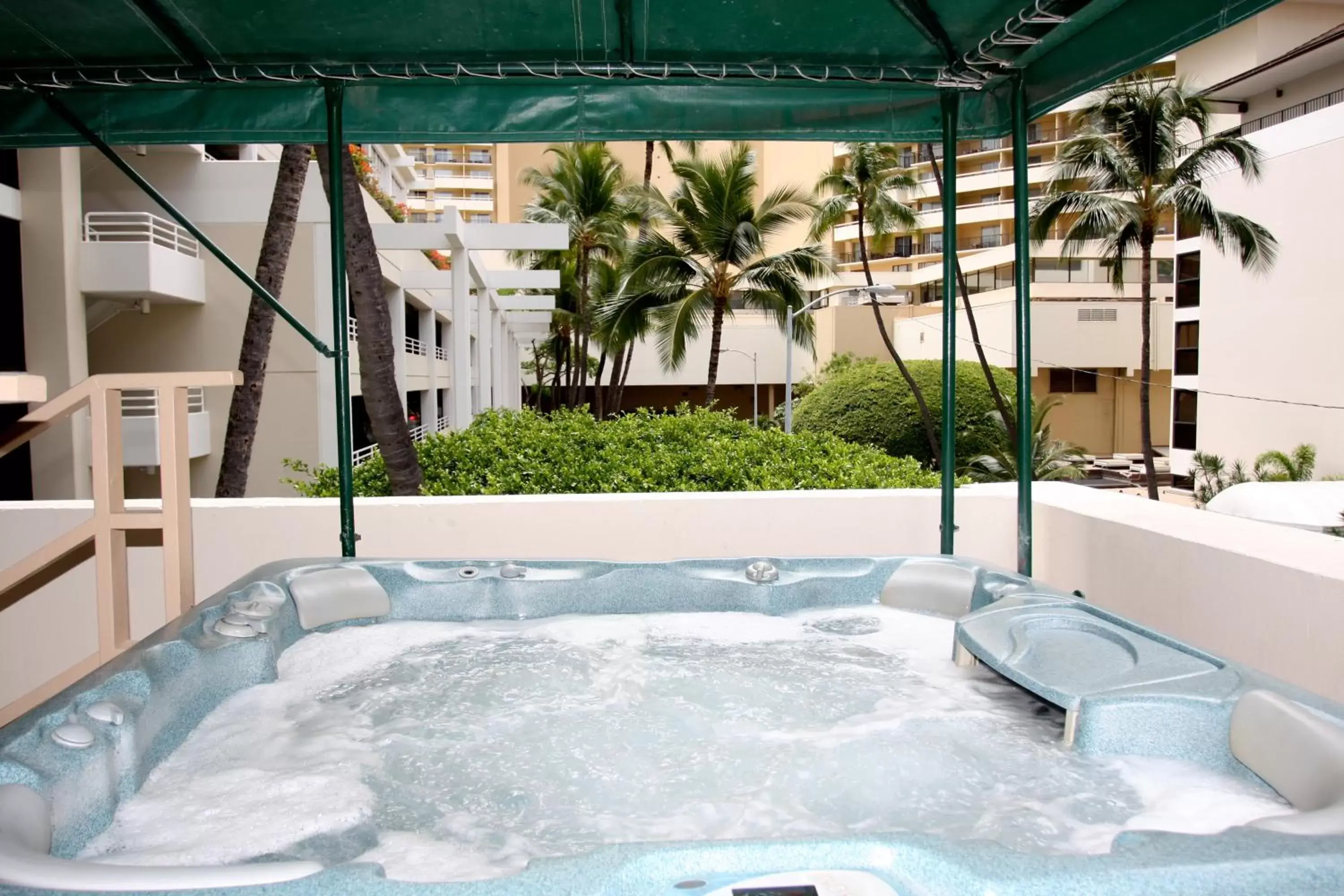 Hot Tub in Imperial Hawaii Resort