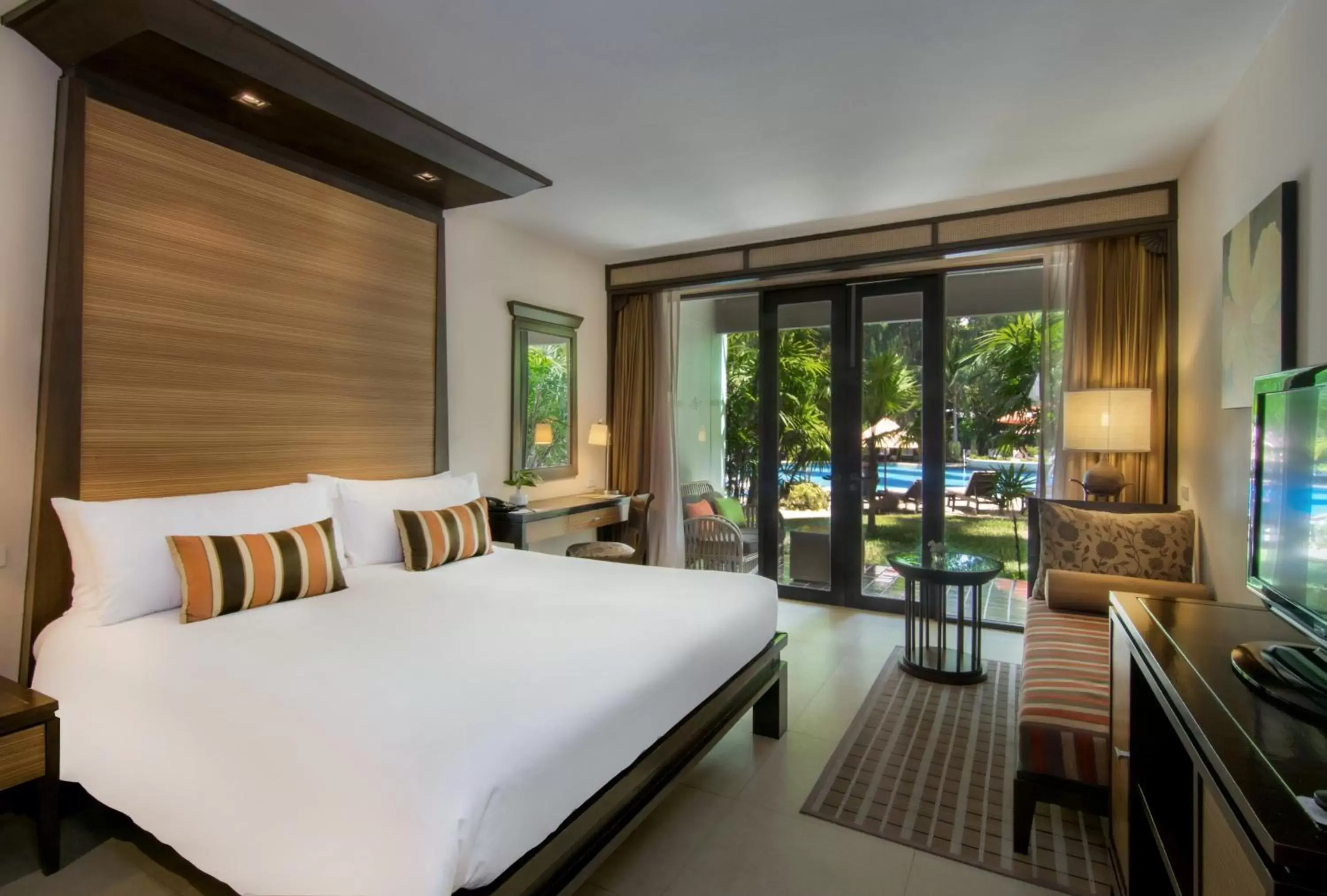 Bed in Siam Bayshore Resort Pattaya