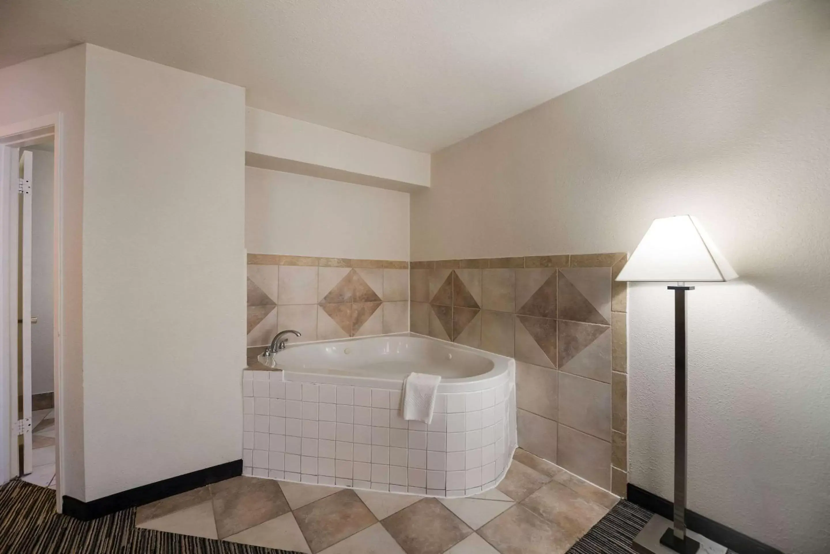 Bedroom, Bathroom in Quality Inn & Suites Lufkin