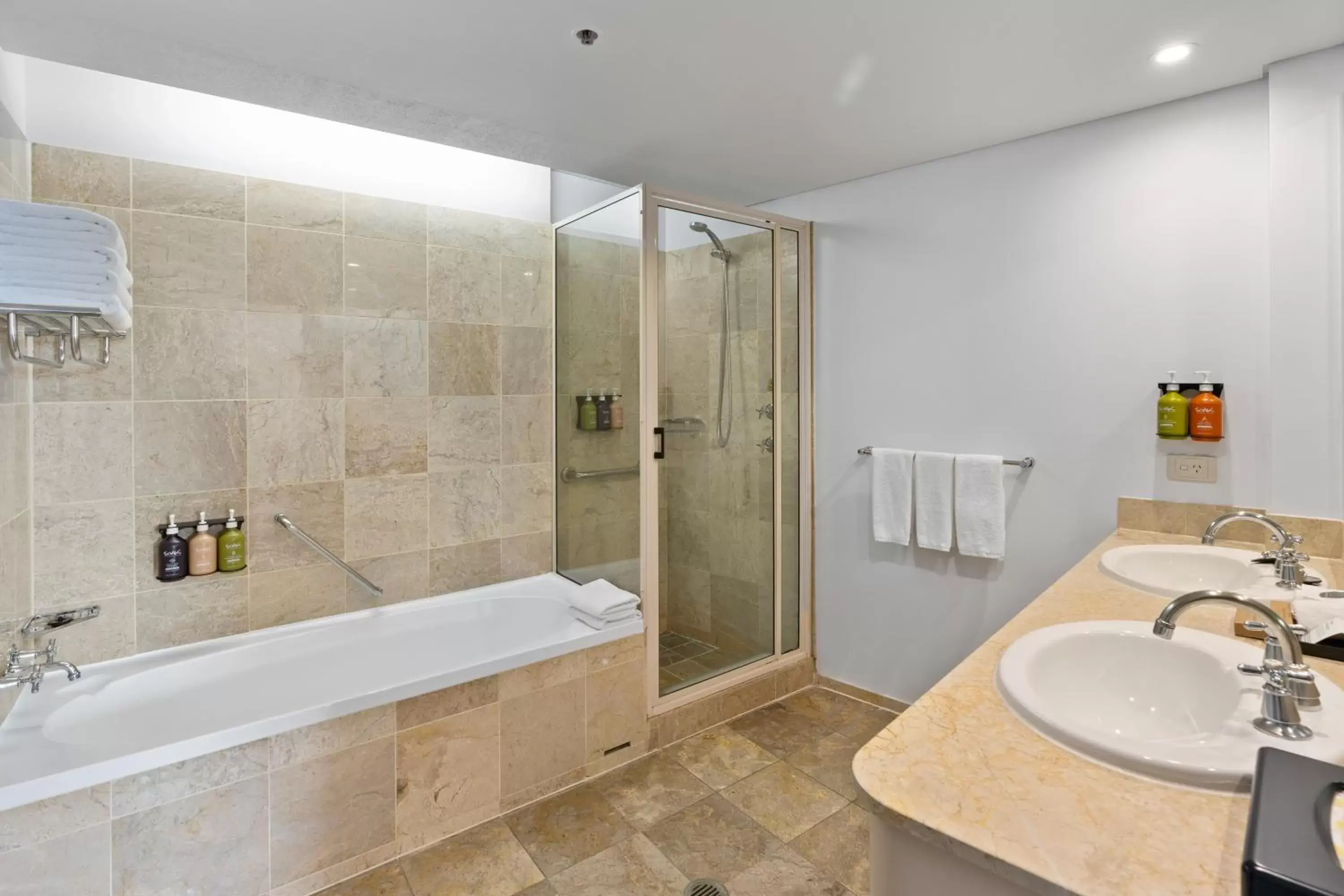 Bathroom in Holiday Inn Sydney Potts Point Bathroom in Holiday Inn Sydney Potts Point