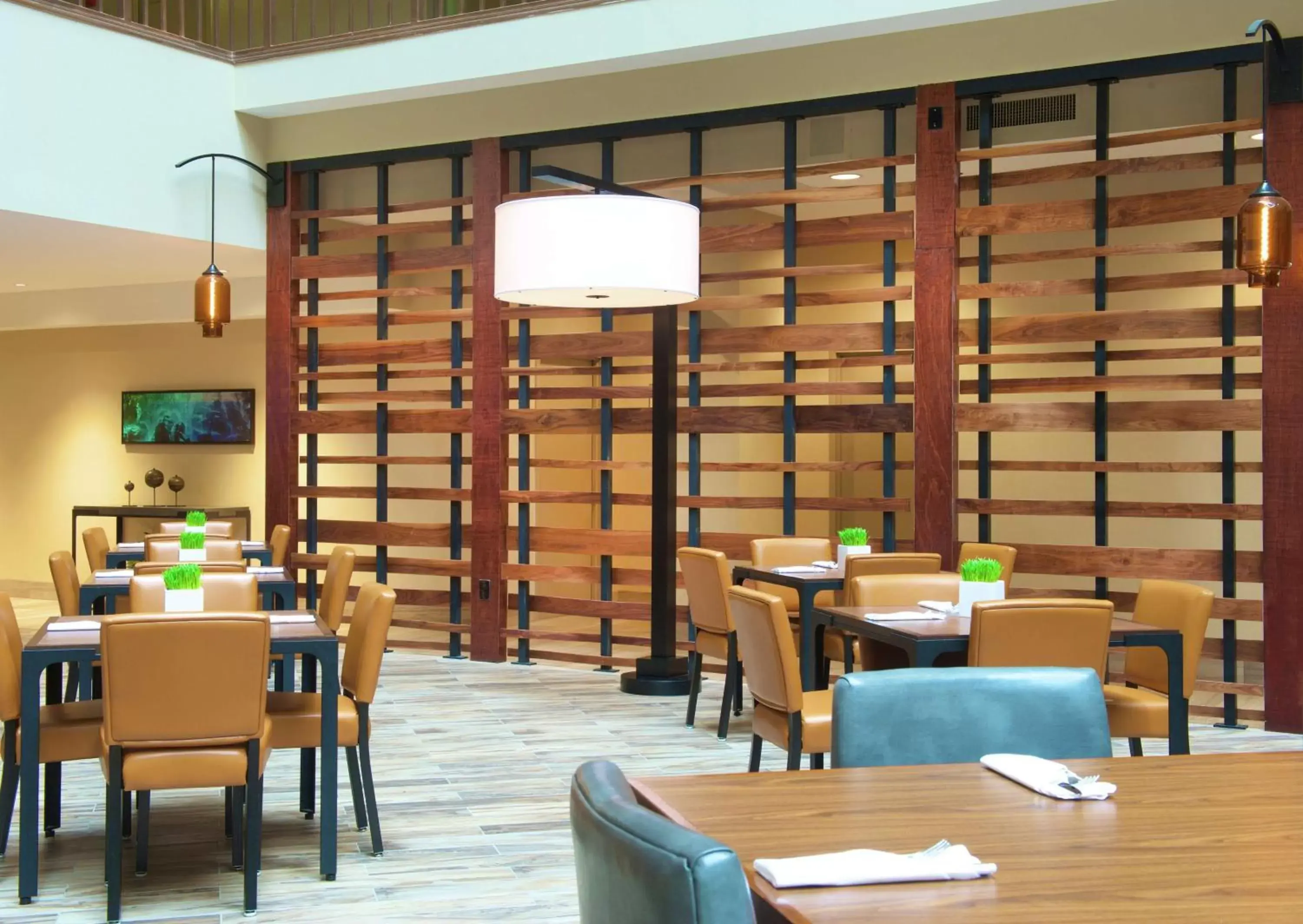 Lobby or reception, Restaurant/Places to Eat in Embassy Suites by Hilton Portland Washington Square