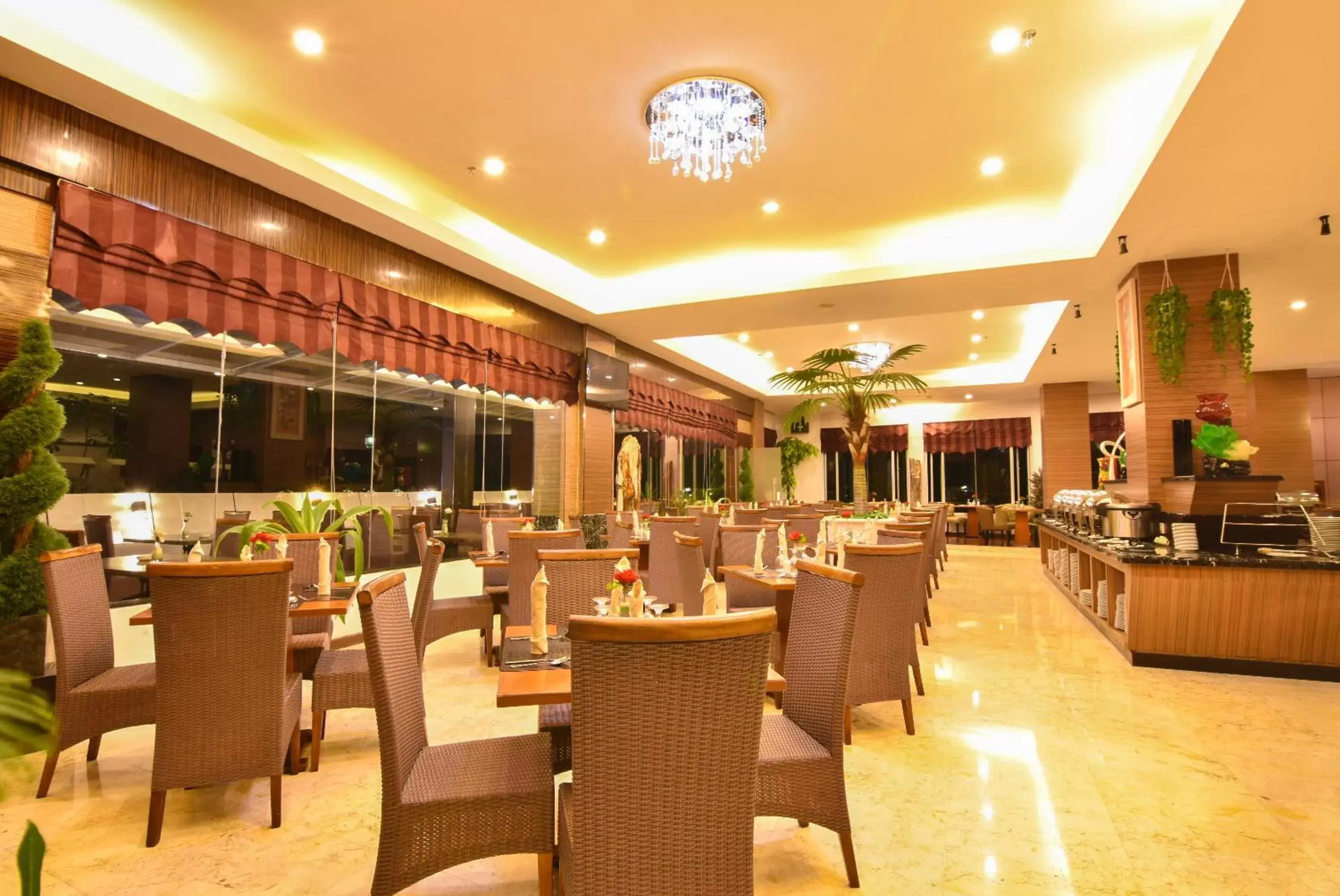 Restaurant/Places to Eat in Grand Rocky Hotel Bukittinggi