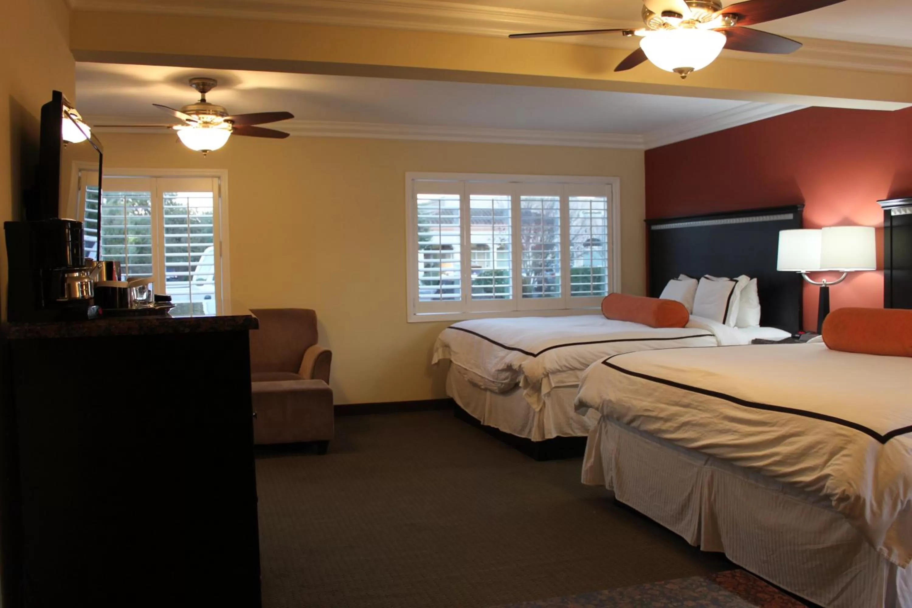 Bedroom, Bed in Travelodge by Wyndham Santa Maria