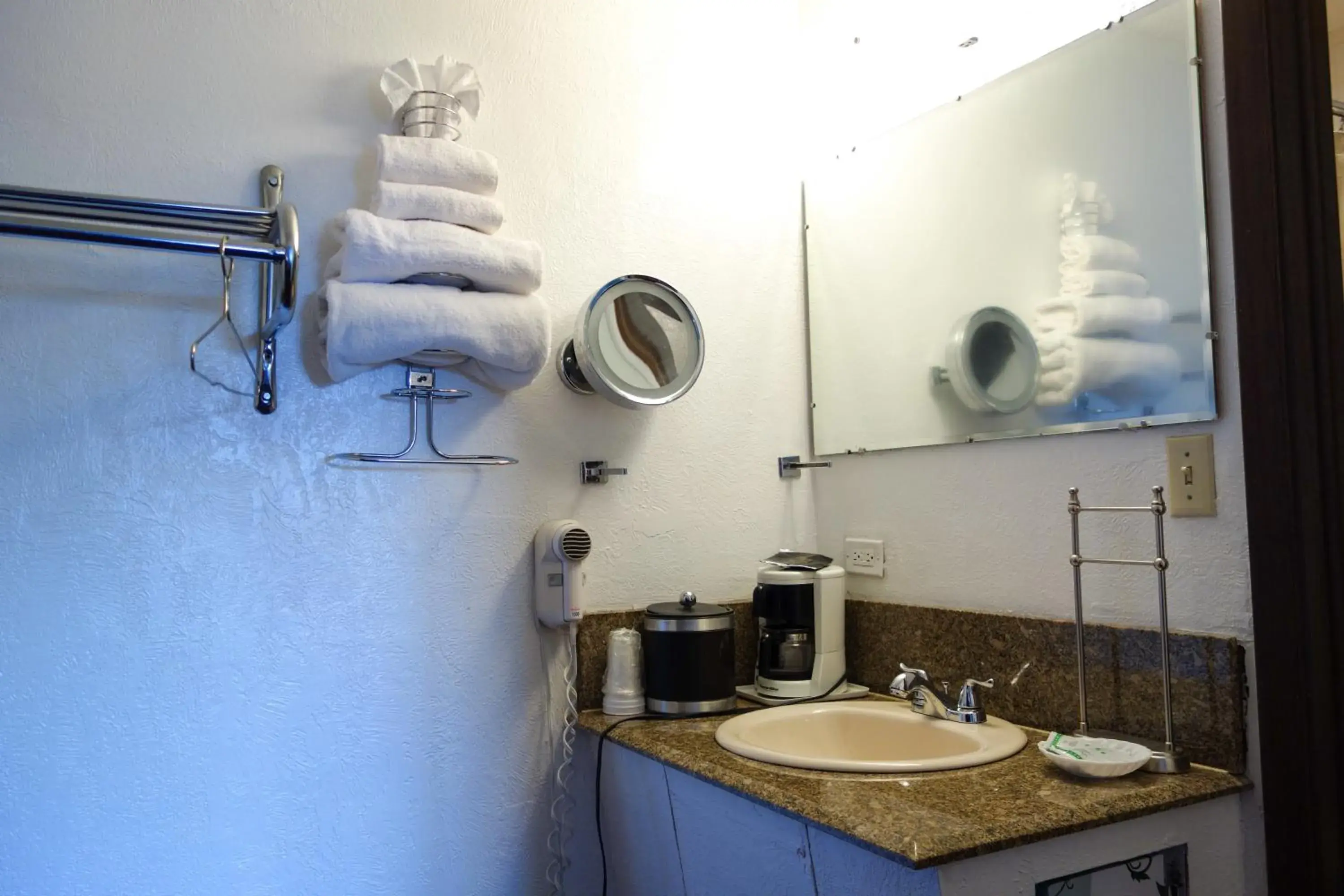 Bathroom in Cabana Inn - Boise